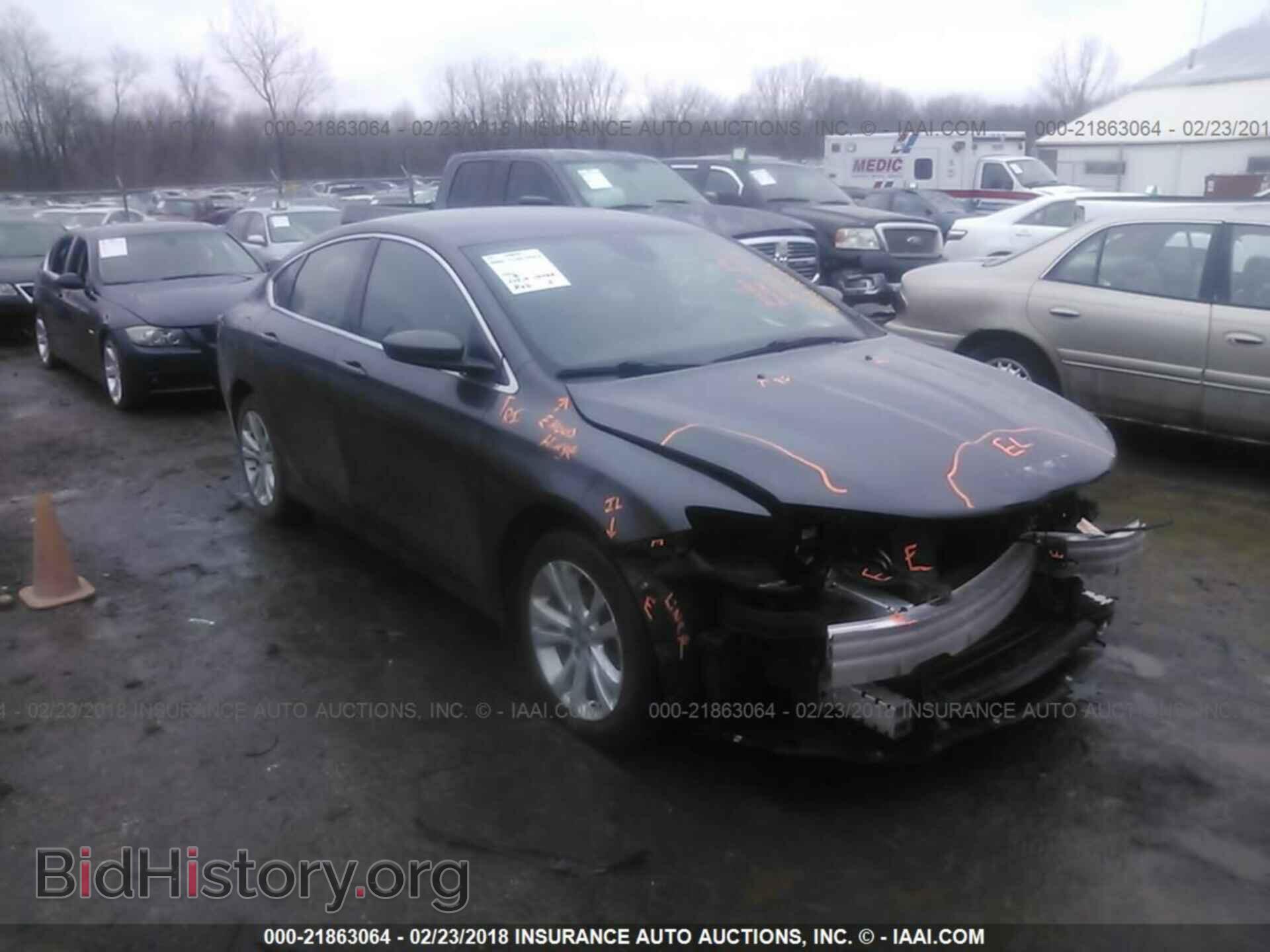 Photo 1C3CCCAB1FN705203 - Chrysler 200 2015