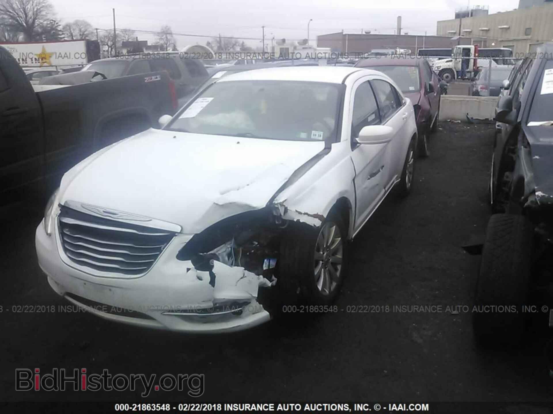 2013 Chrysler 200 - VIN: 1C3CCBBB1DN515178 - Photo 2