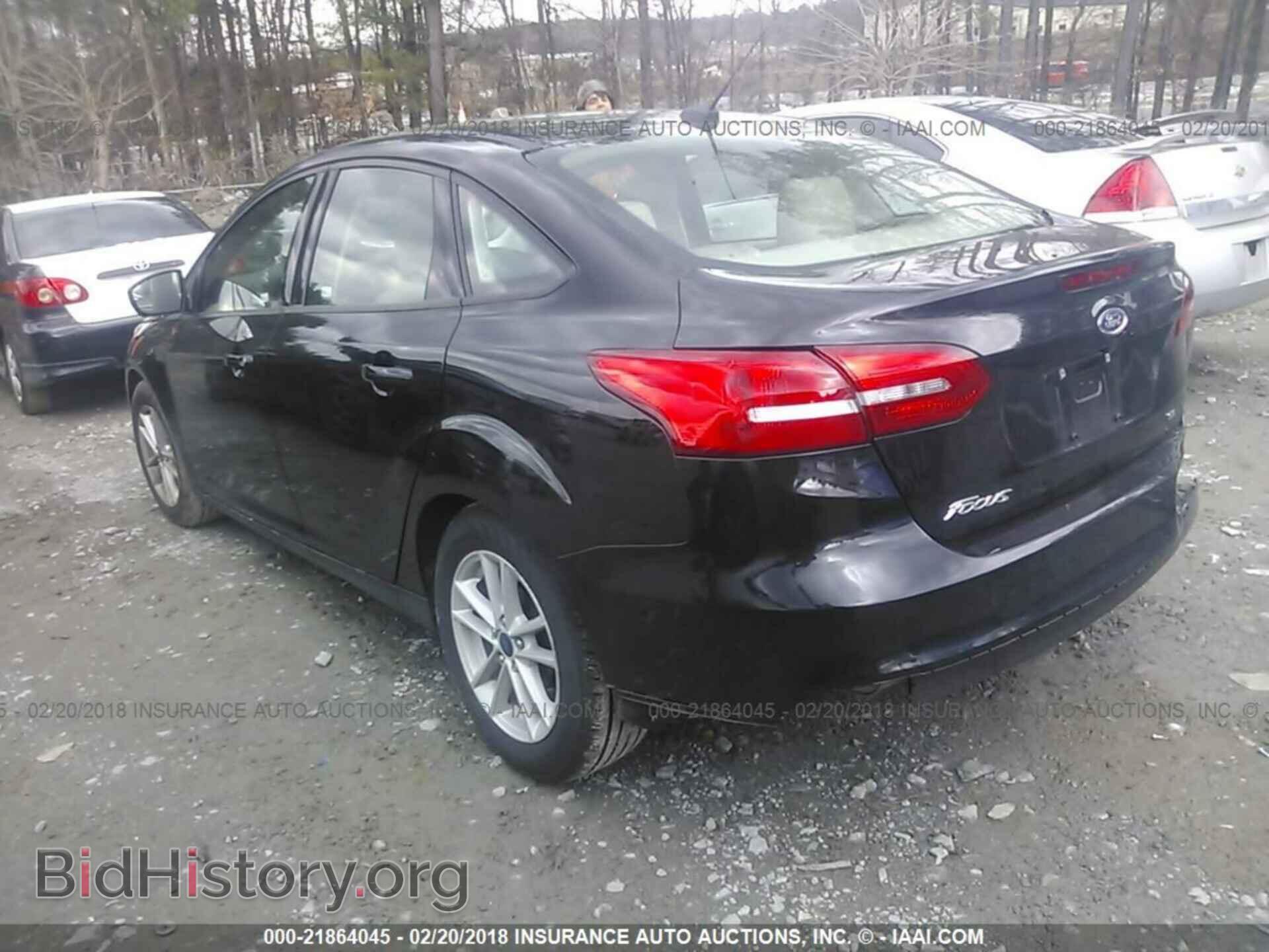 2018 Ford Focus - VIN: 1FADP3F24JL206869 - Фото 3