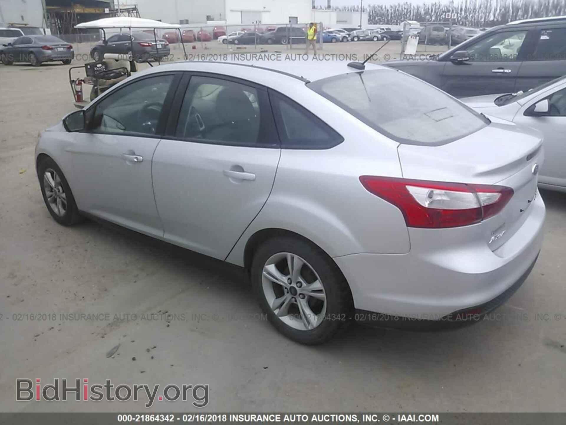 2014 Ford Focus - VIN: 1FADP3F21EL190958 - Photo 3
