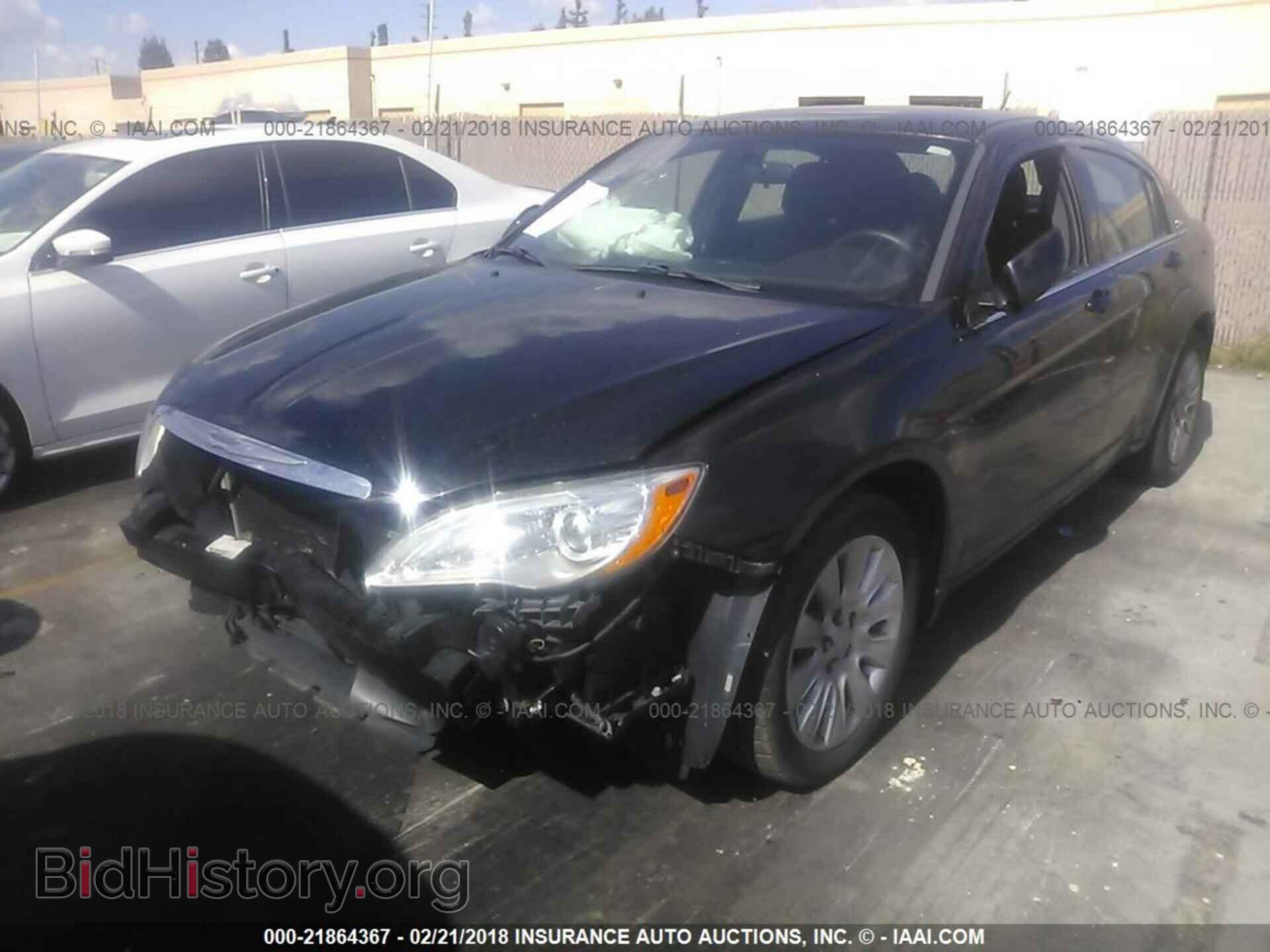 2014 Chrysler 200 - VIN: 1C3CCBAB4EN145332 - Фото 2