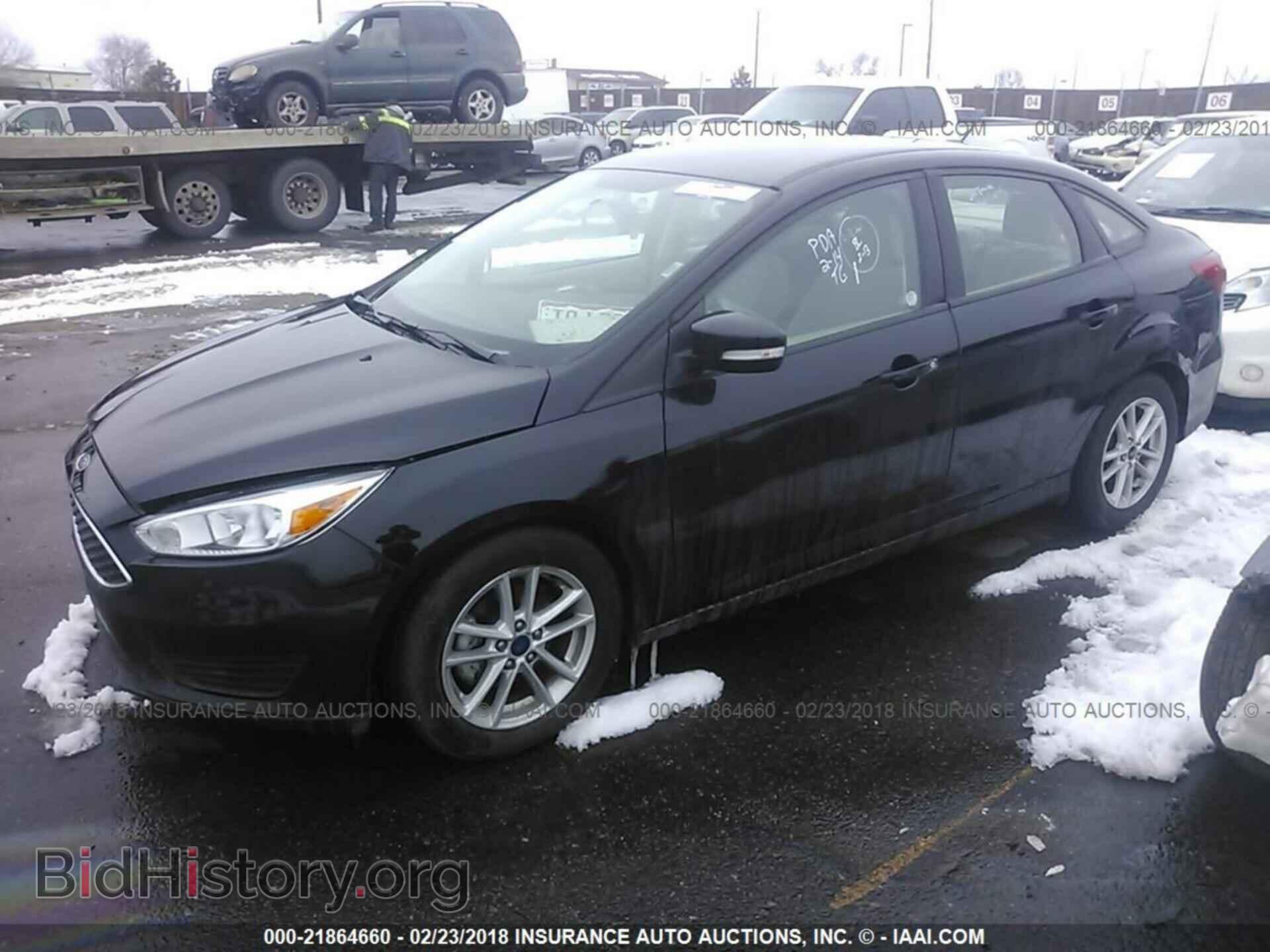 2017 Ford Focus - VIN: 1FADP3F2XHL247114 - Photo 2