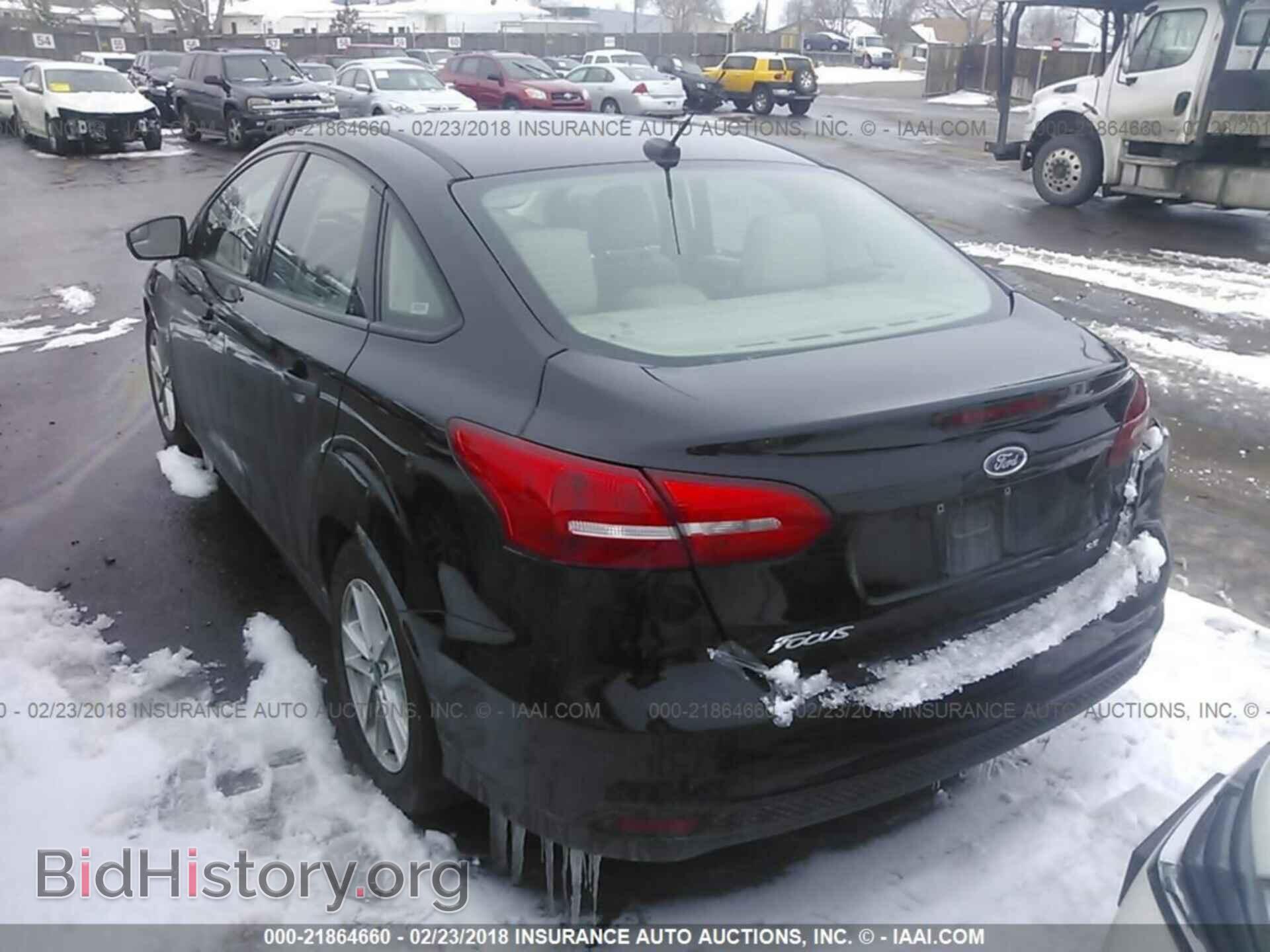 2017 Ford Focus - VIN: 1FADP3F2XHL247114 - Photo 3