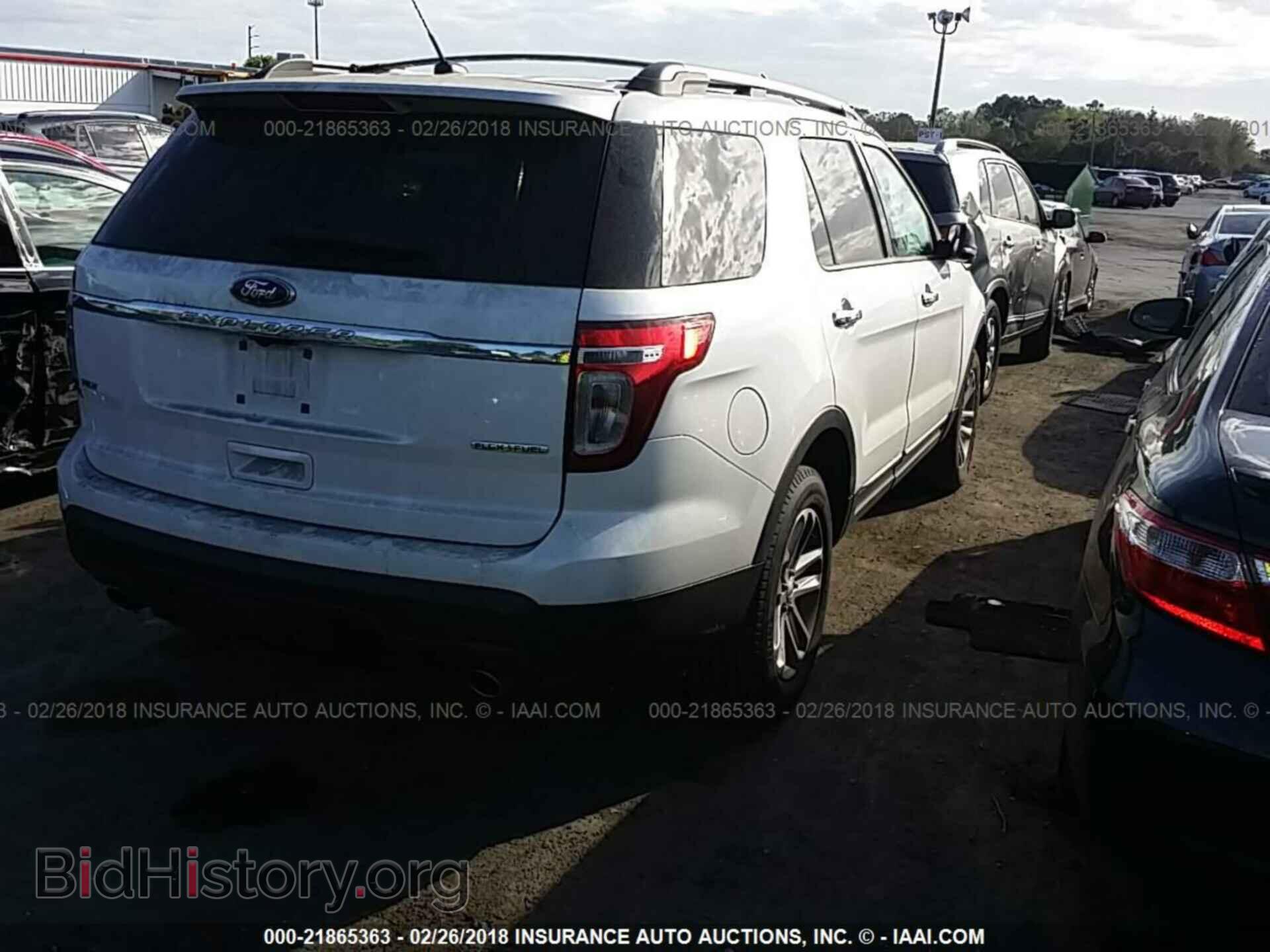 2013 Ford Explorer - VIN: 1FM5K7D80DGA76237 - Photo 4