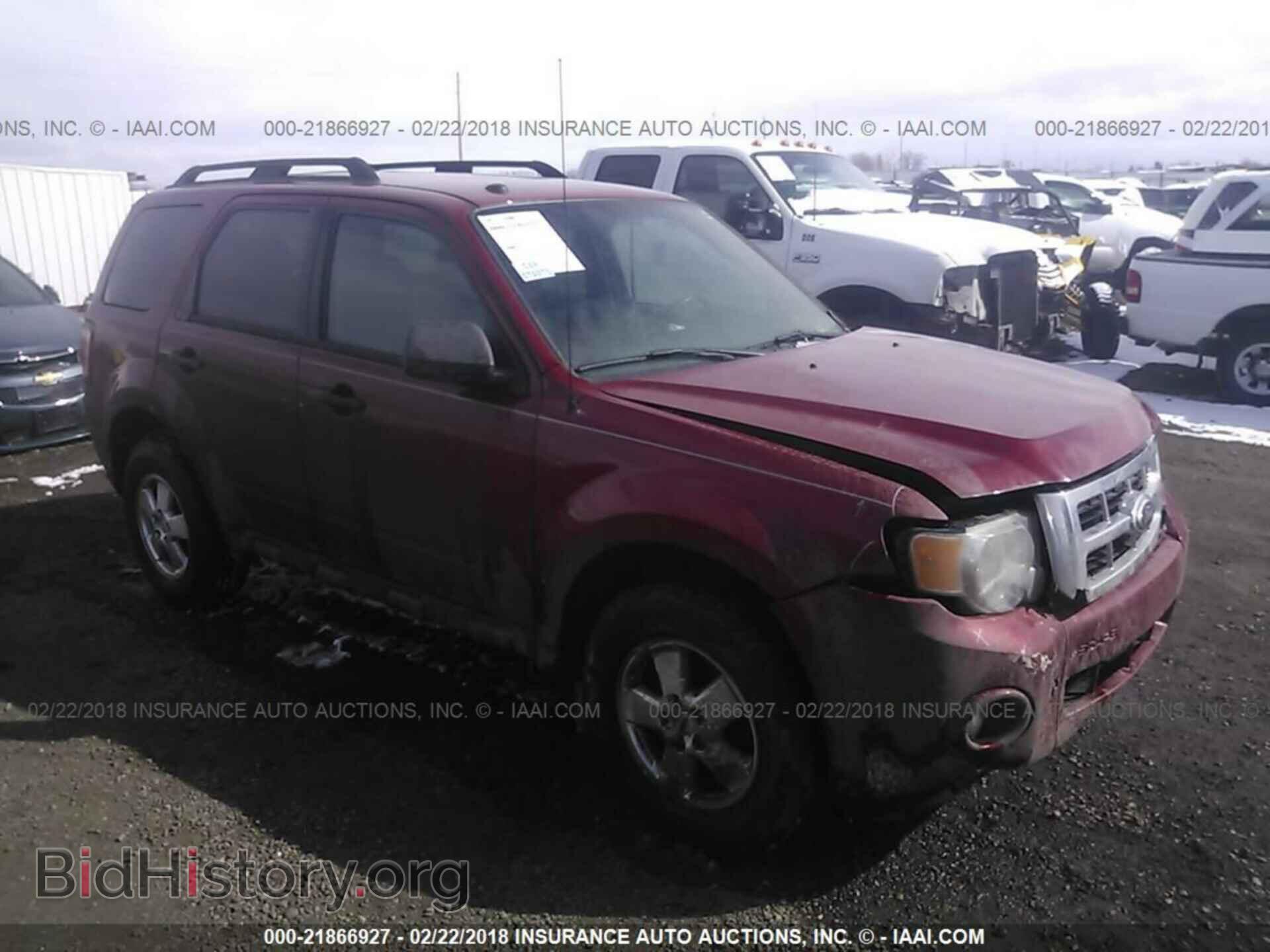 Photo 1FMCU0DG1BKB72128 - Ford Escape 2011