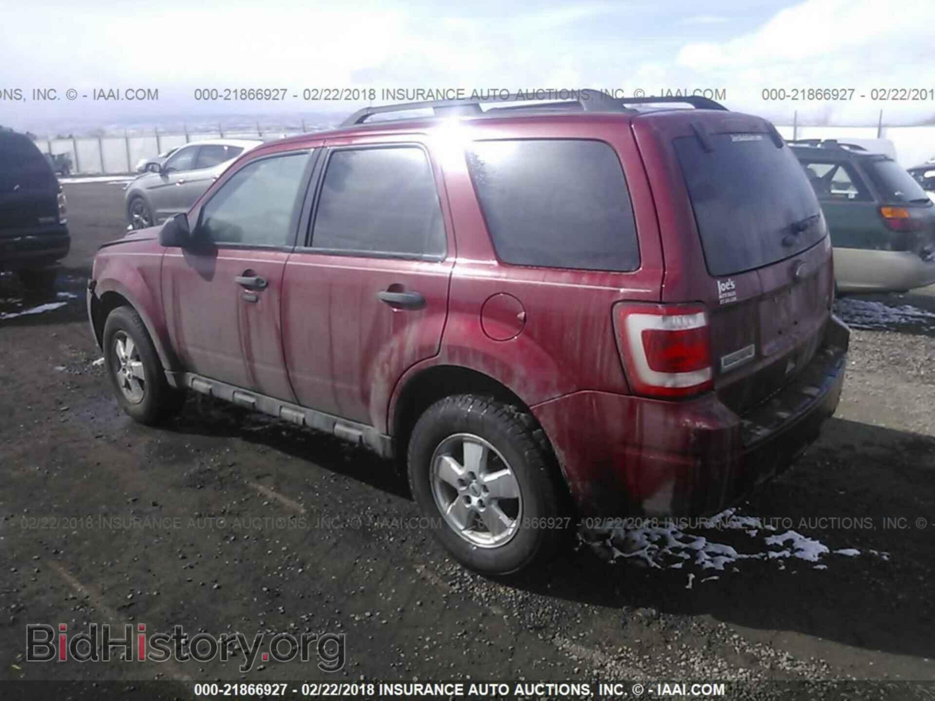 2011 Ford Escape - VIN: 1FMCU0DG1BKB72128 - Фото 3