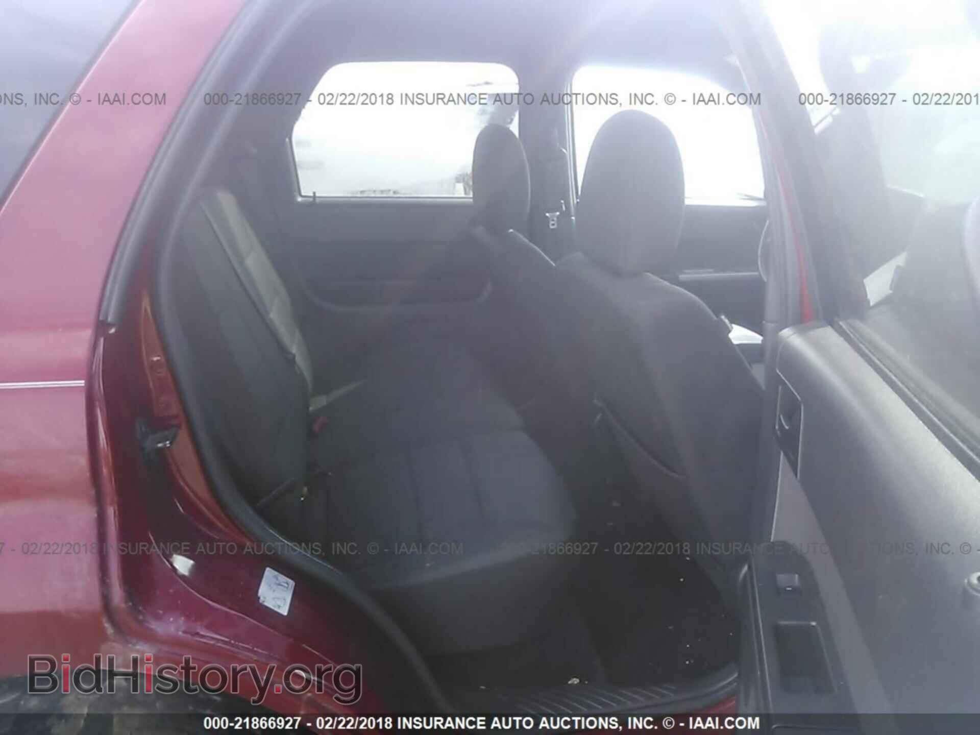2011 Ford Escape - VIN: 1FMCU0DG1BKB72128 - Фото 8
