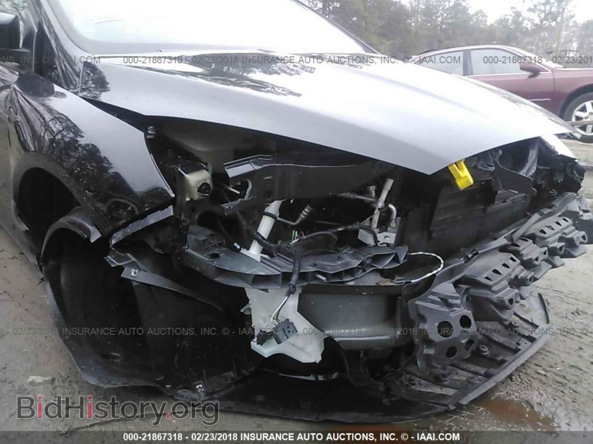 2016 Ford Focus - VIN: 1FADP3F24GL358644 - Photo 6