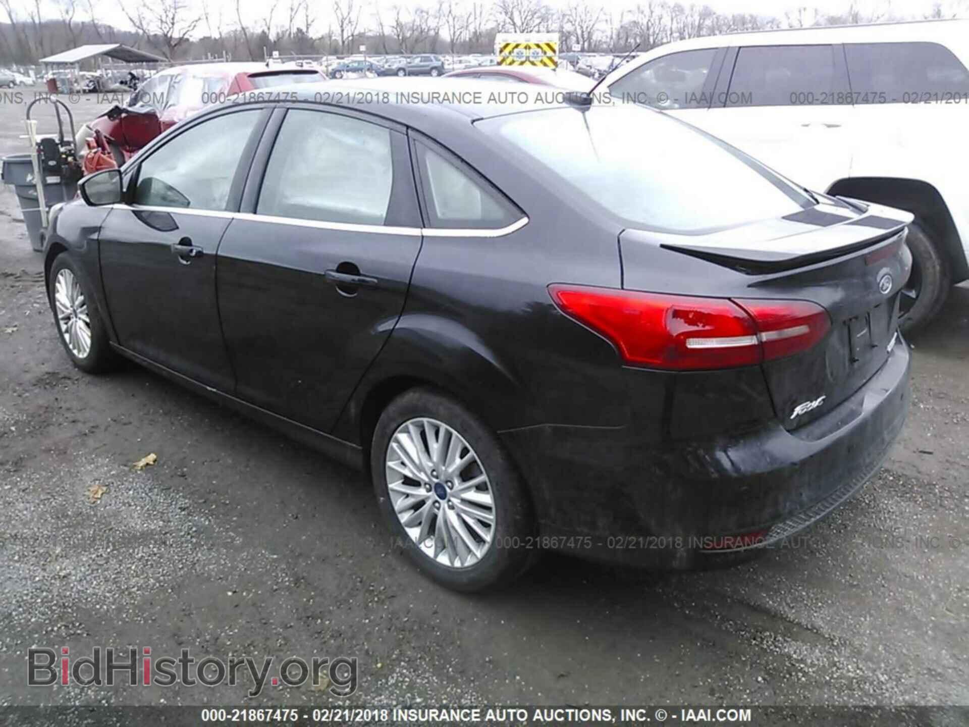 2016 Ford Focus - VIN: 1FADP3J26GL257452 - Photo 3