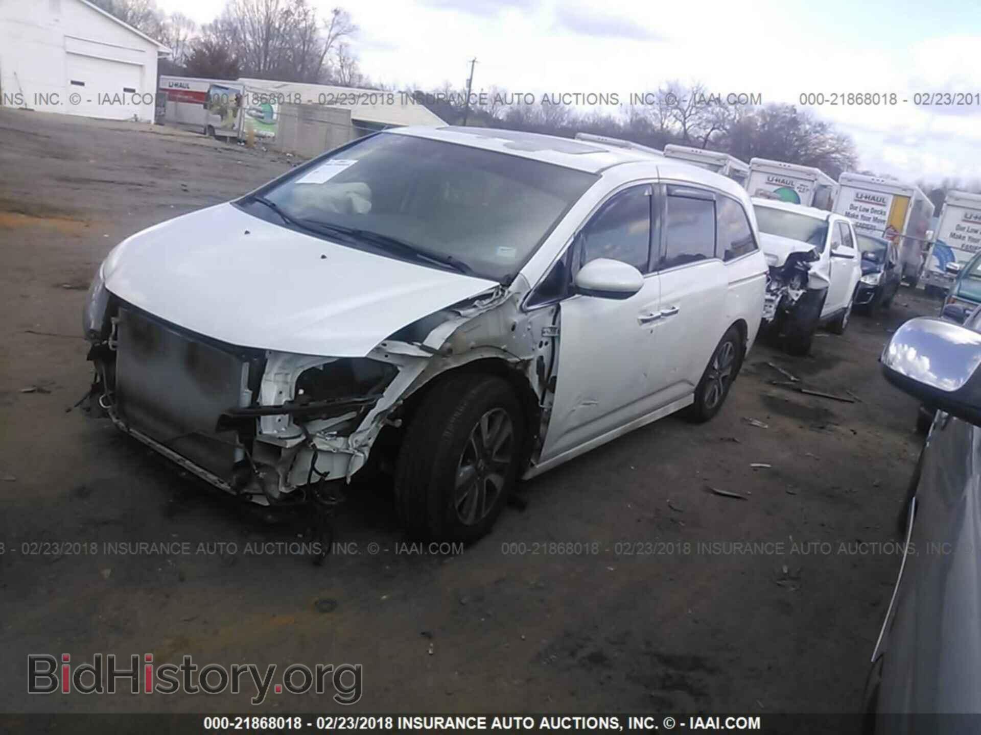 2014 Honda Odyssey - VIN: 5FNRL5H9XEB070306 - Фото 2