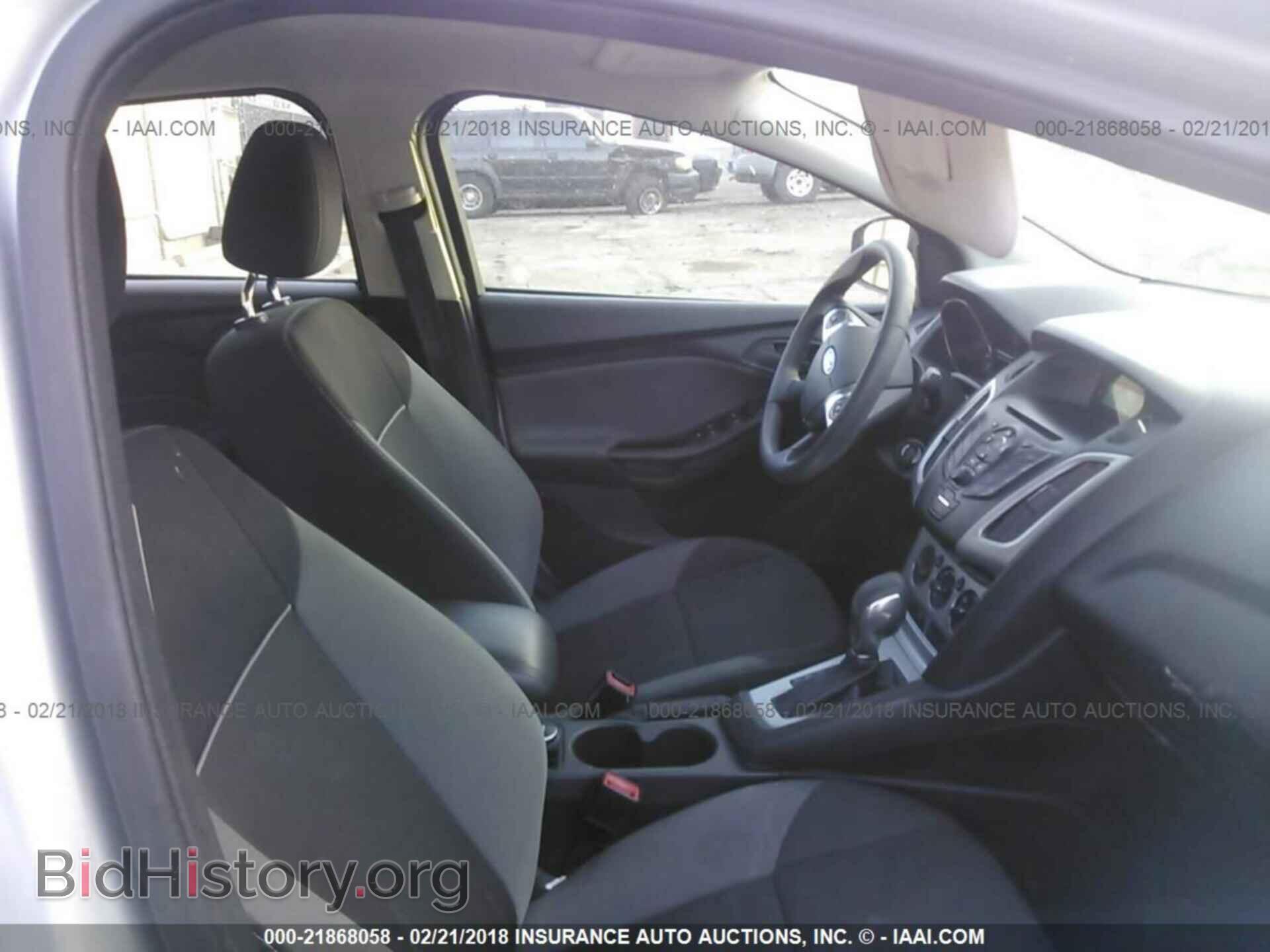 2012 Ford Focus - VIN: 1FAHP3F21CL371069 - Photo 5