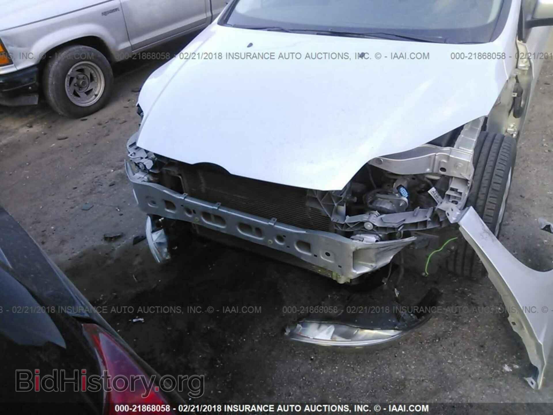 2012 Ford Focus - VIN: 1FAHP3F21CL371069 - Photo 6