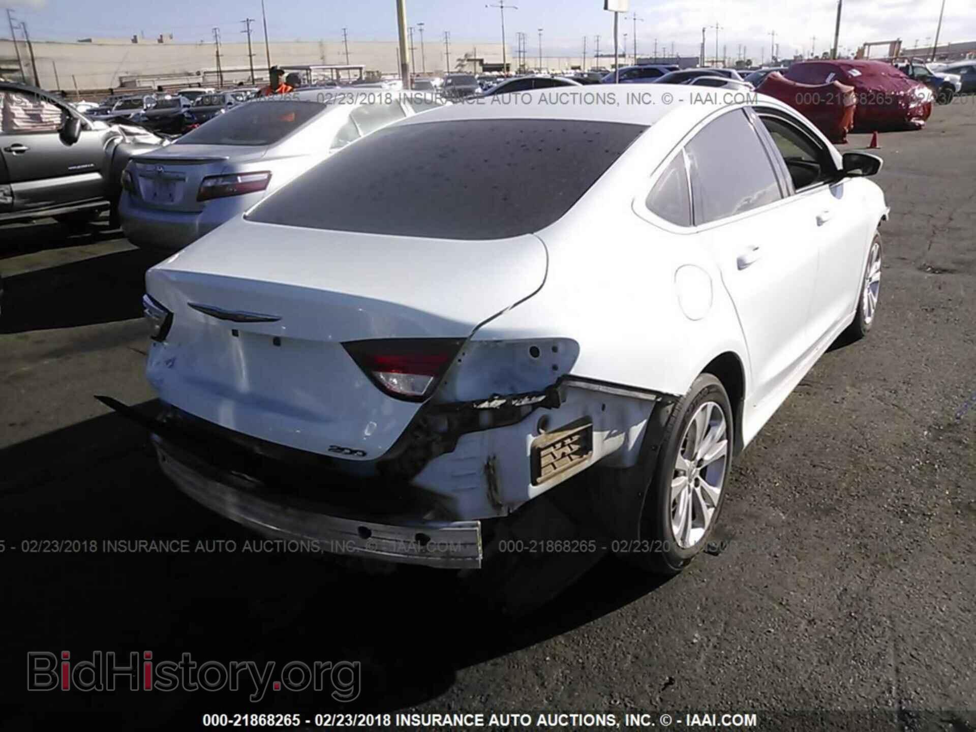 2015 Chrysler 200 - VIN: 1C3CCCABXFN557374 - Photo 4