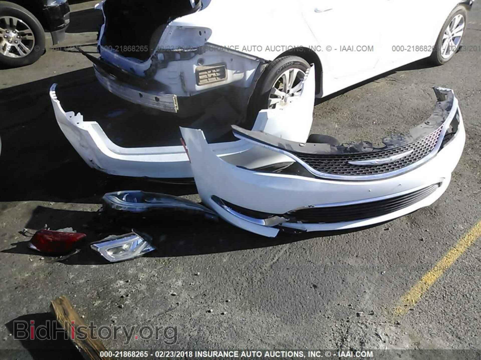 2015 Chrysler 200 - VIN: 1C3CCCABXFN557374 - Photo 6