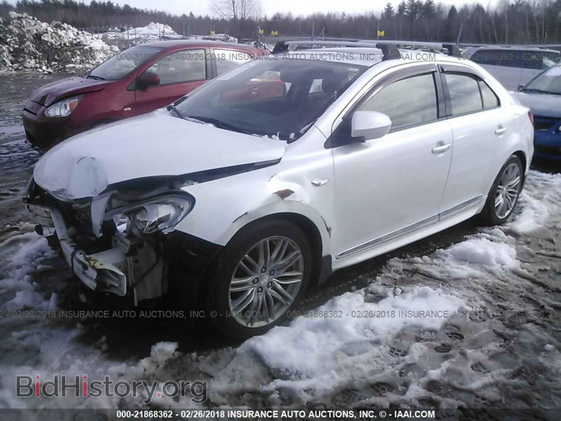 2012 Suzuki Kizashi - VIN: JS2RF9A82C6100493 - Photo 2