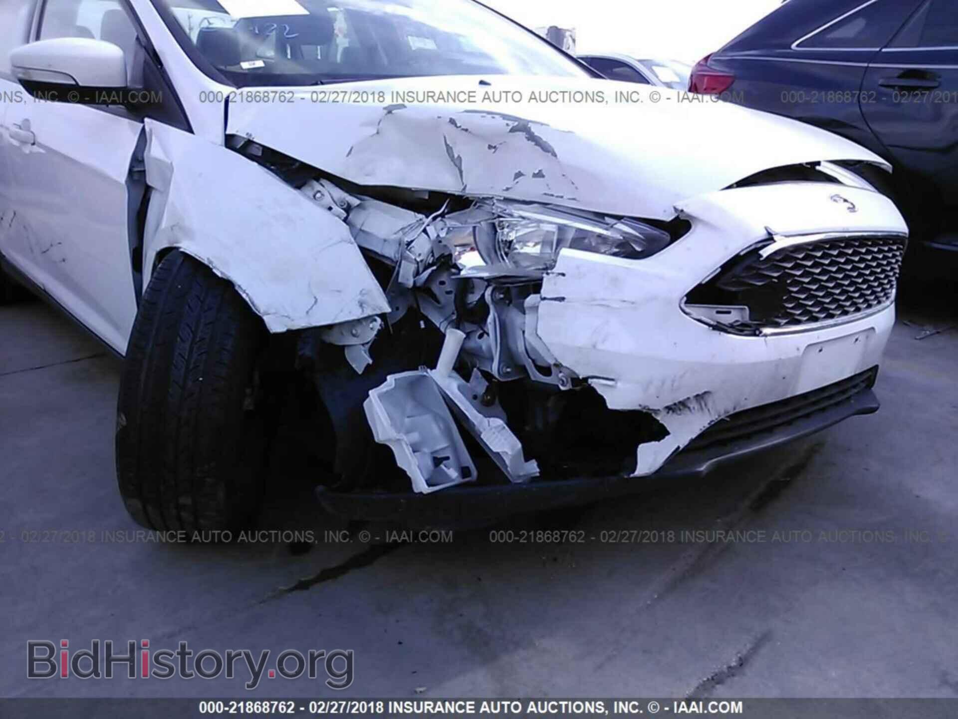 2016 Ford Focus - VIN: 1FADP3F21GL235657 - Photo 6