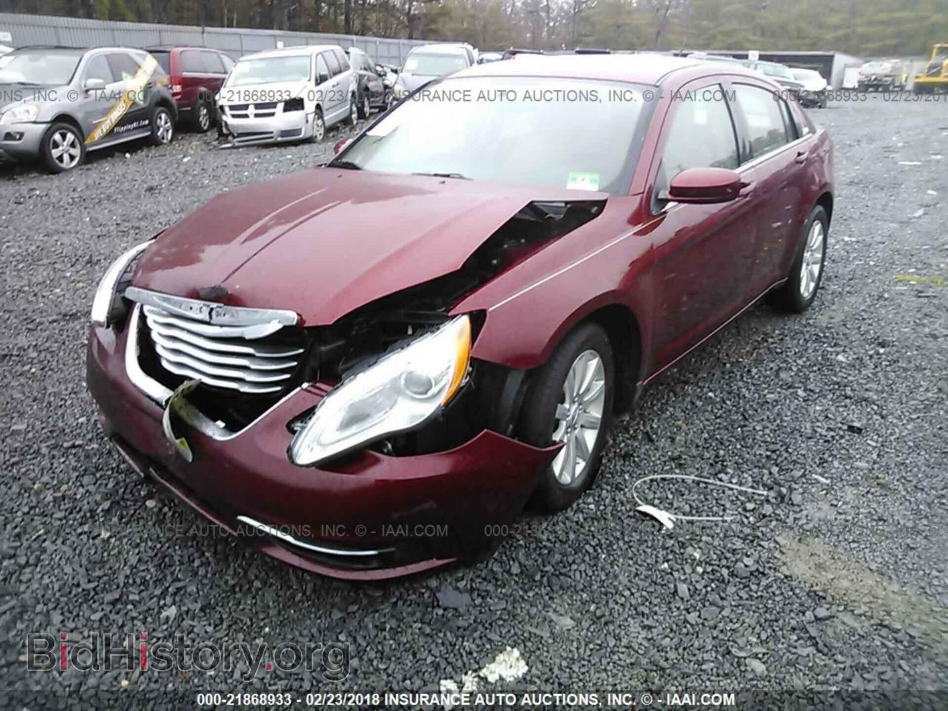 2012 Chrysler 200 - VIN: 1C3CCBBG4CN107171 - Фото 2