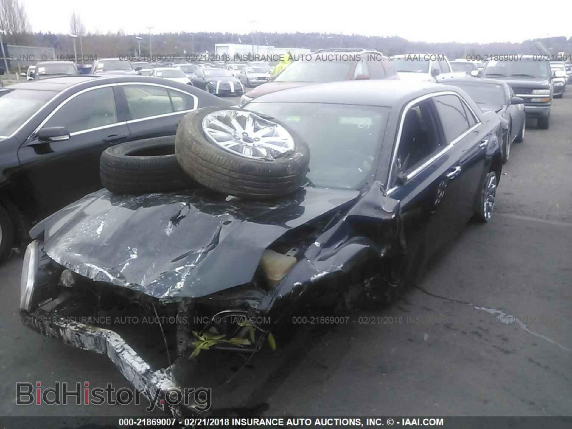 2013 Chrysler 300c - VIN: 2C3CCAET2DH538038 - Фото 2