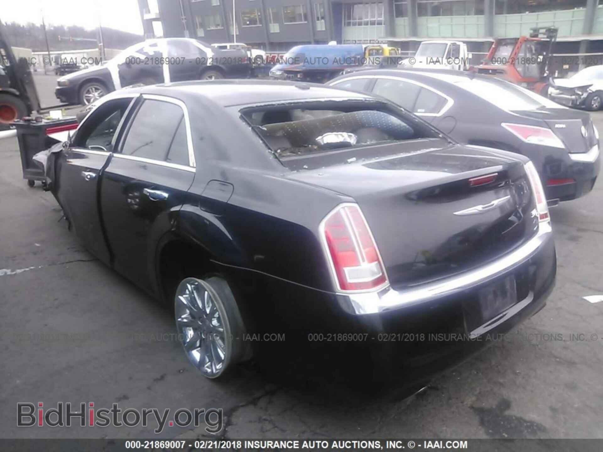 2013 Chrysler 300c - VIN: 2C3CCAET2DH538038 - Фото 3