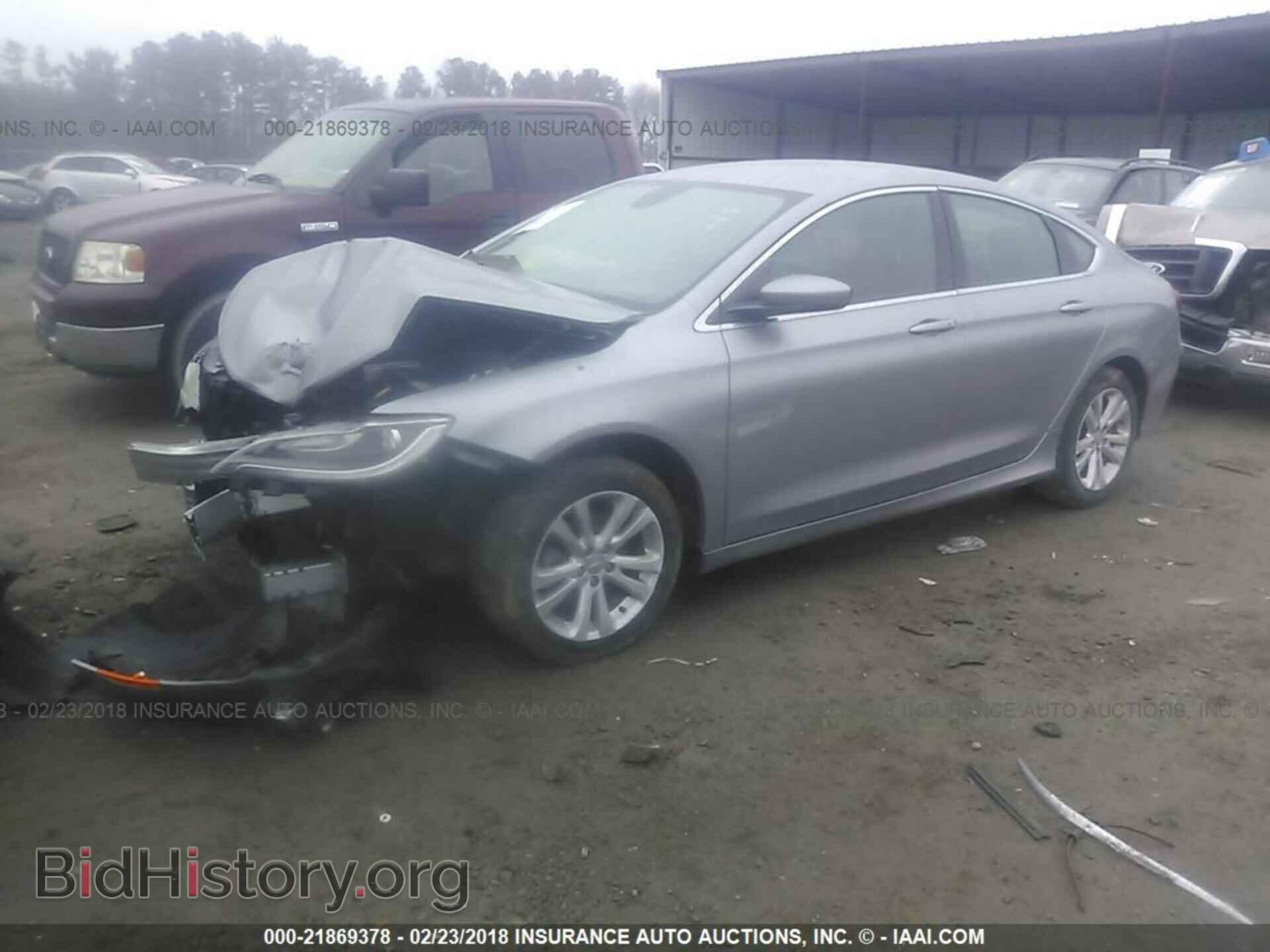 2015 Chrysler 200 - VIN: 1C3CCCAB2FN728568 - Photo 2