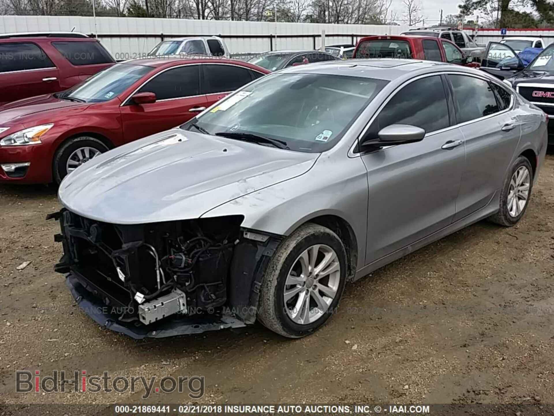 2015 Chrysler 200 - VIN: 1C3CCCAB4FN657311 - Фото 2