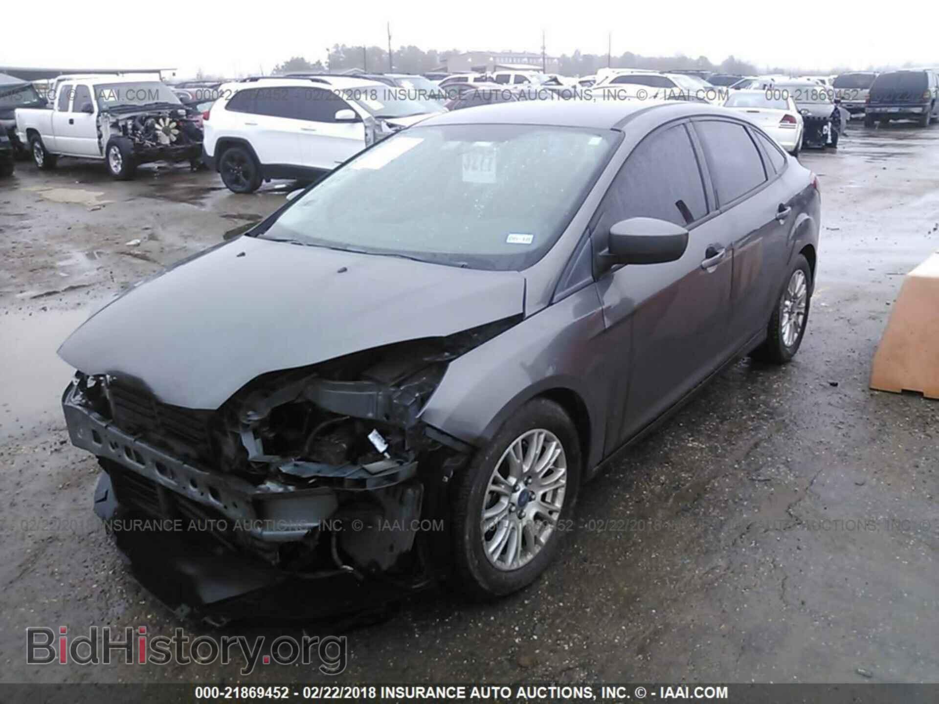 2012 Ford Focus - VIN: 1FAHP3F28CL211271 - Photo 2
