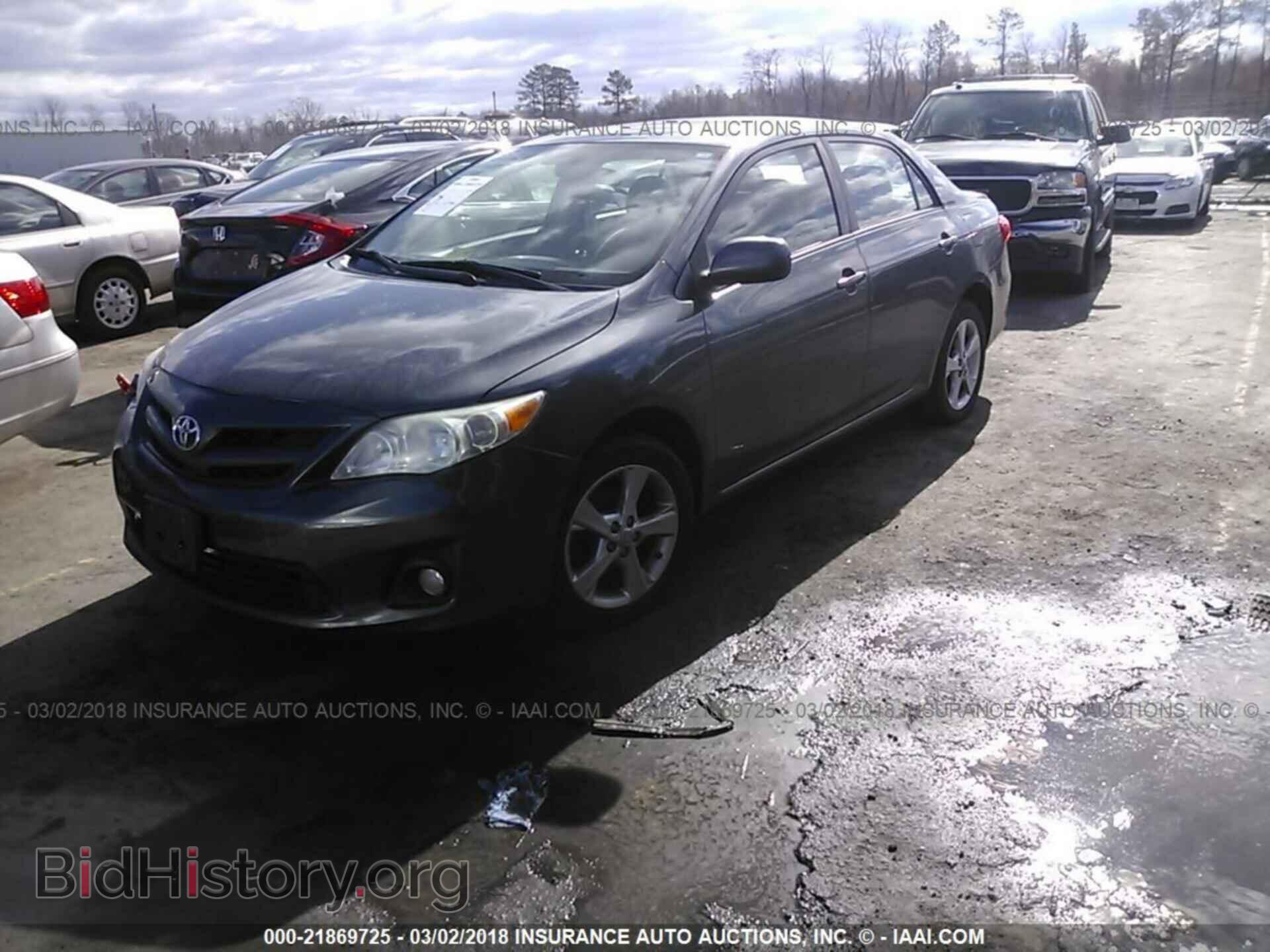 2011 Toyota Corolla - VIN: 2T1BU4EE4BC572092 - Photo 2