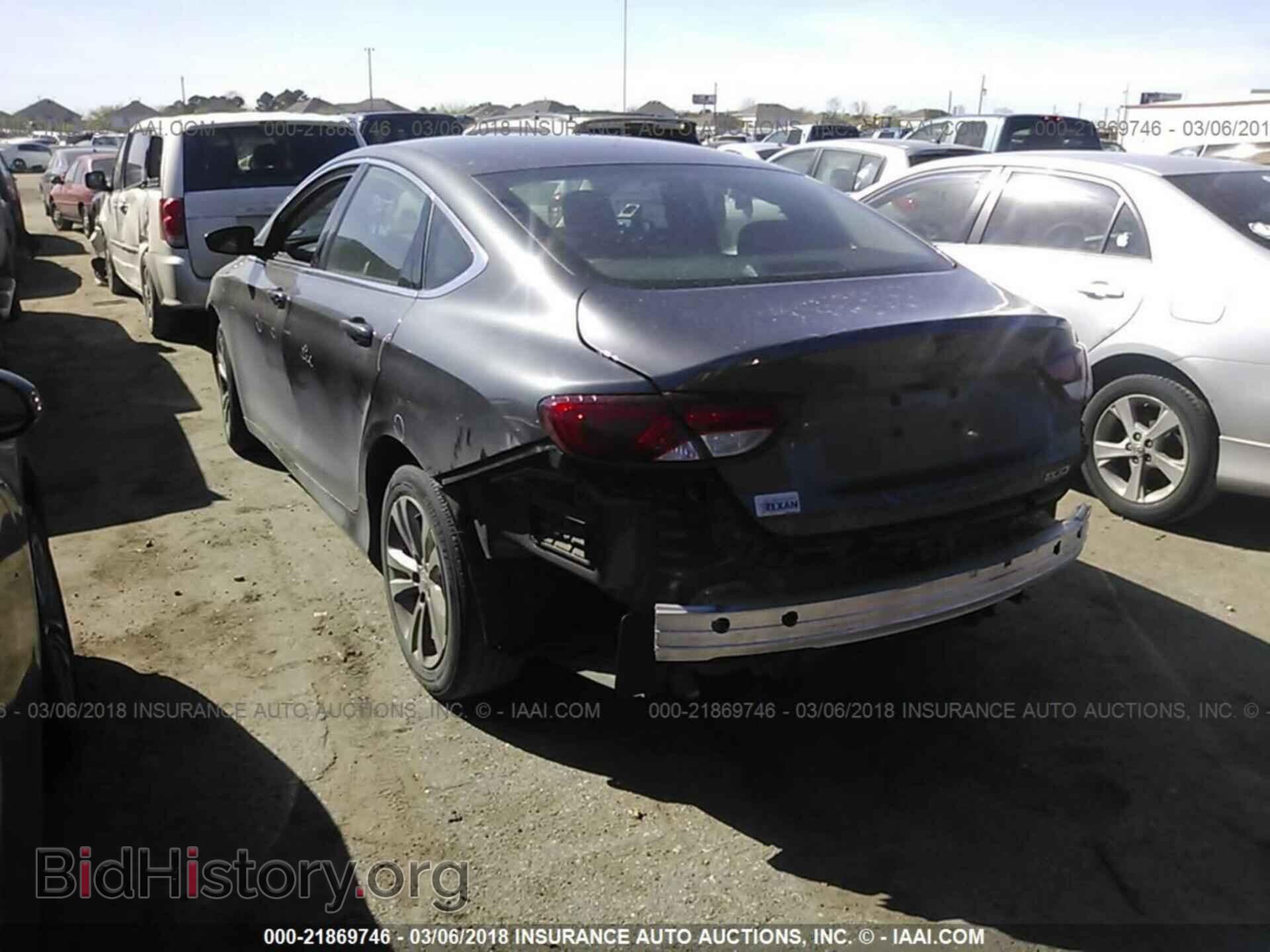 2015 Chrysler 200 - VIN: 1C3CCCAB8FN712892 - Photo 3