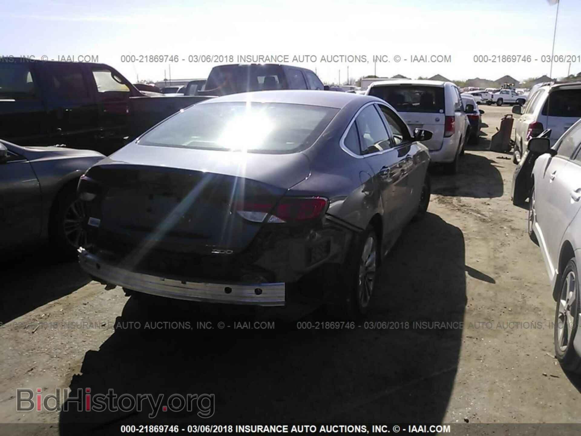2015 Chrysler 200 - VIN: 1C3CCCAB8FN712892 - Photo 4