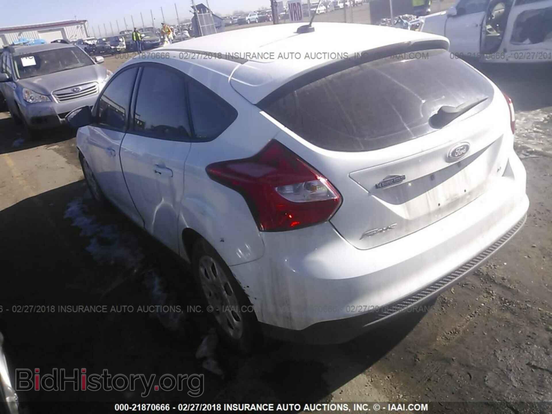 2012 Ford Focus - VIN: 1FAHP3K21CL344122 - Photo 3