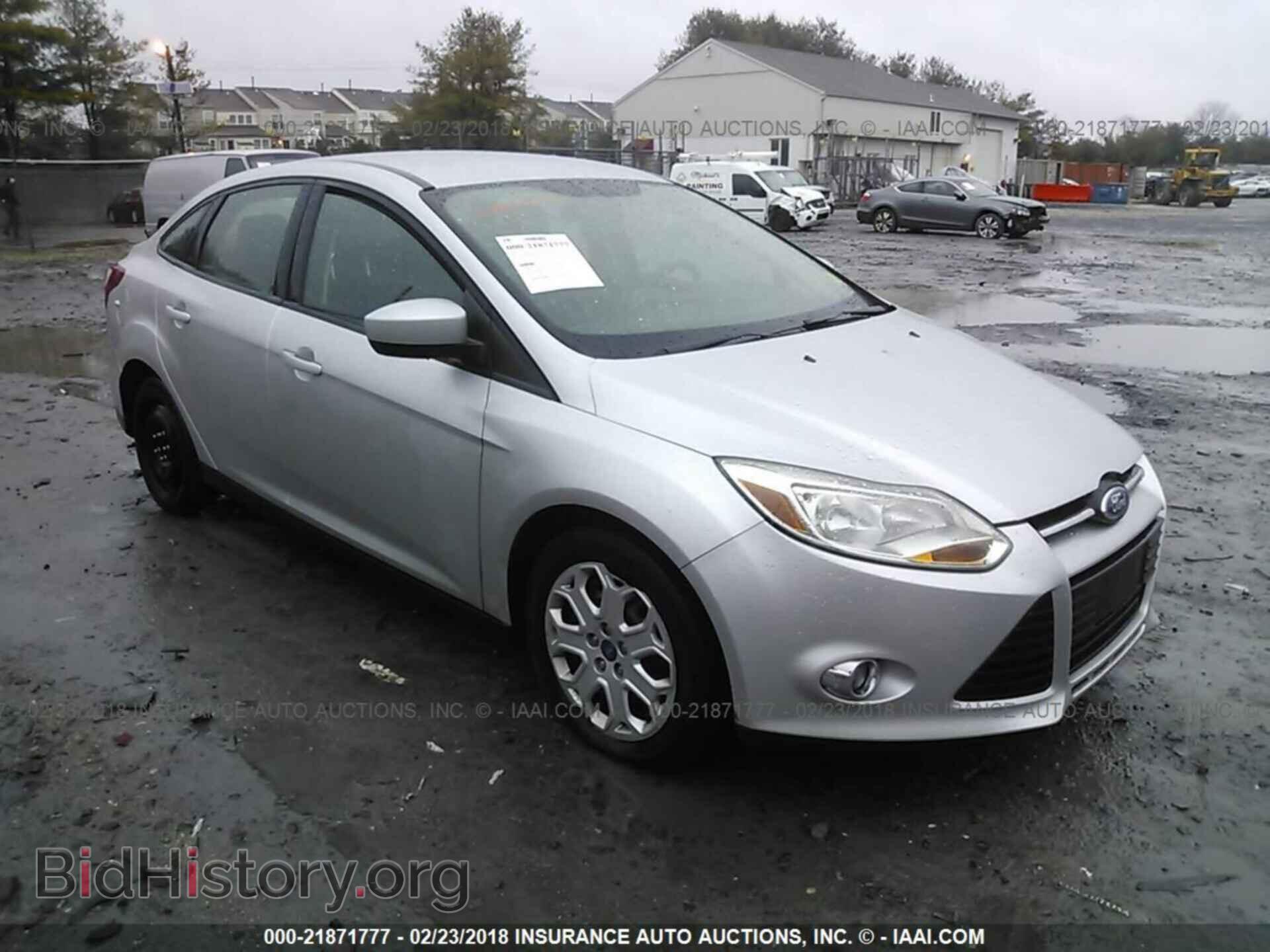 Photo 1FAHP3F24CL166300 - Ford Focus 2012