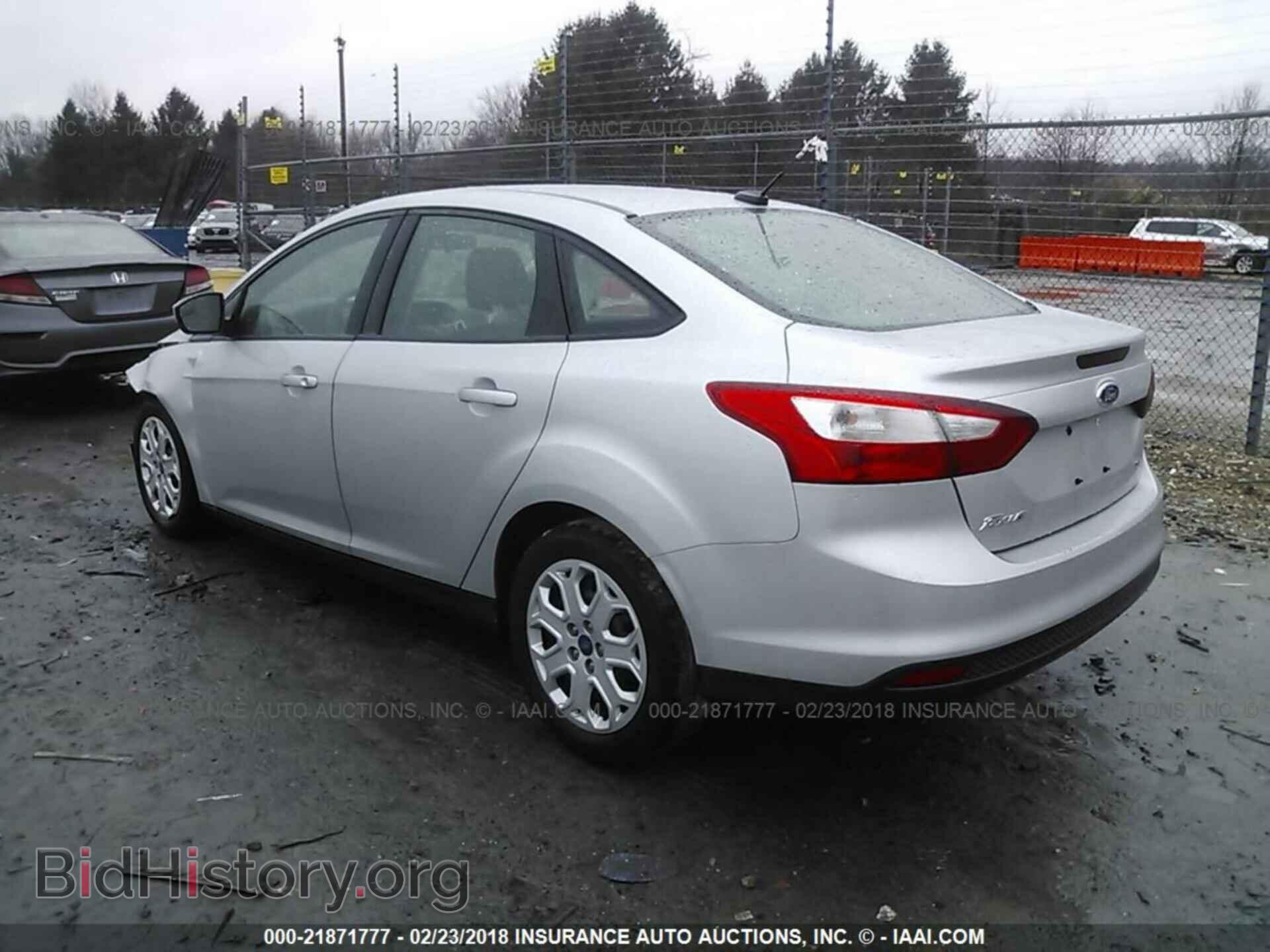 2012 Ford Focus - VIN: 1FAHP3F24CL166300 - Photo 3