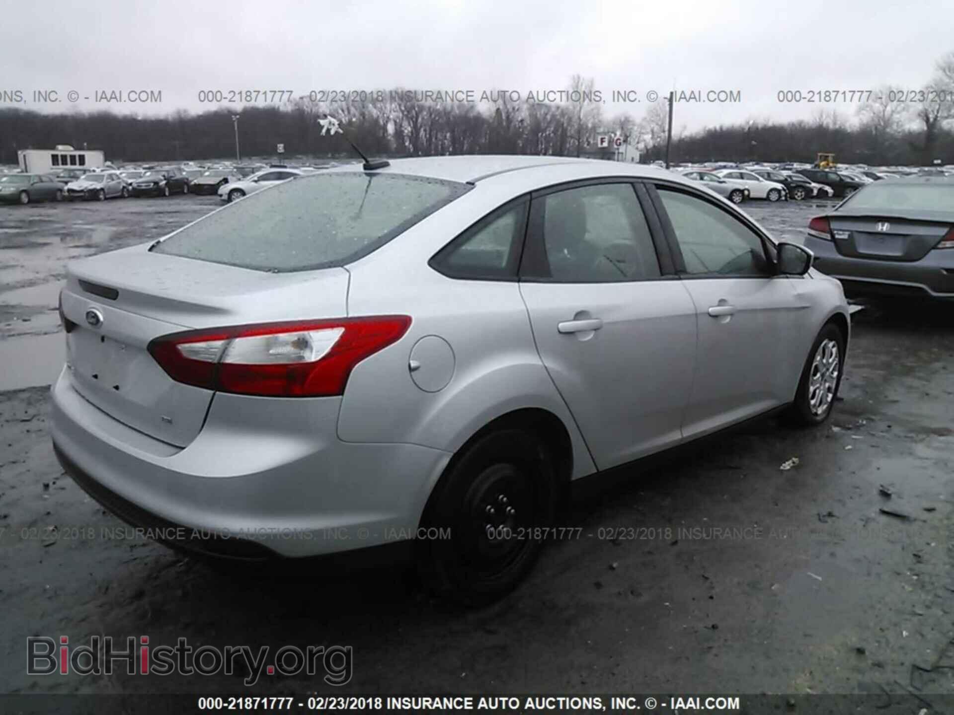 2012 Ford Focus - VIN: 1FAHP3F24CL166300 - Photo 4