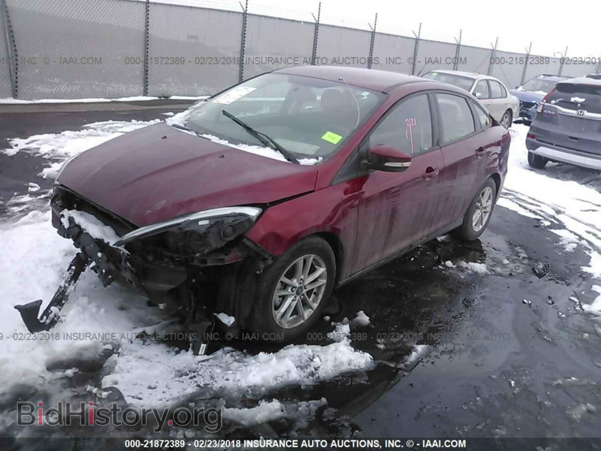 2016 Ford Focus - VIN: 1FADP3F20GL253647 - Photo 2