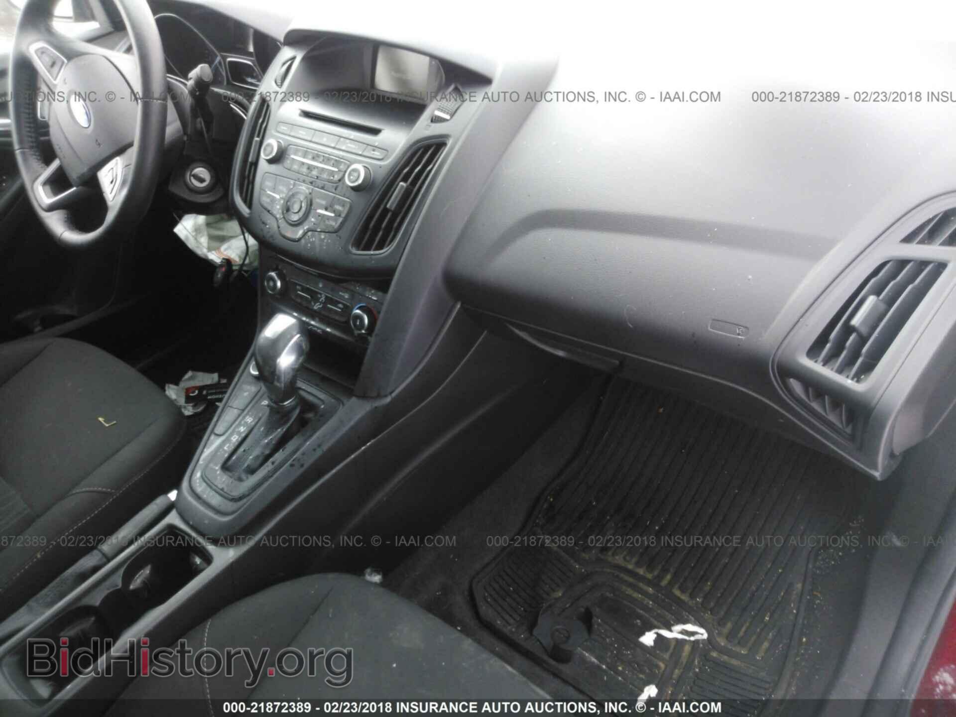 2016 Ford Focus - VIN: 1FADP3F20GL253647 - Photo 5