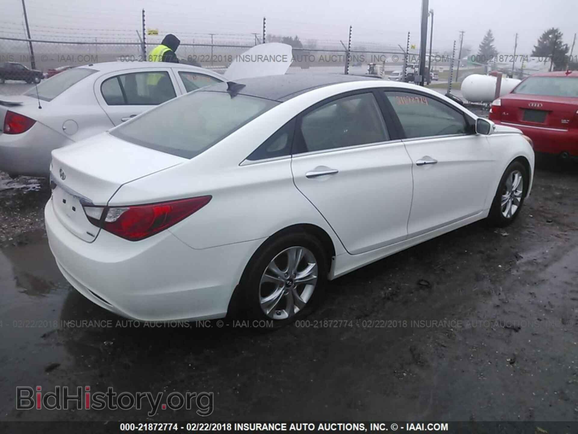 2012 Hyundai Sonata - VIN: 5NPEC4AC4CH406089 - Photo 4