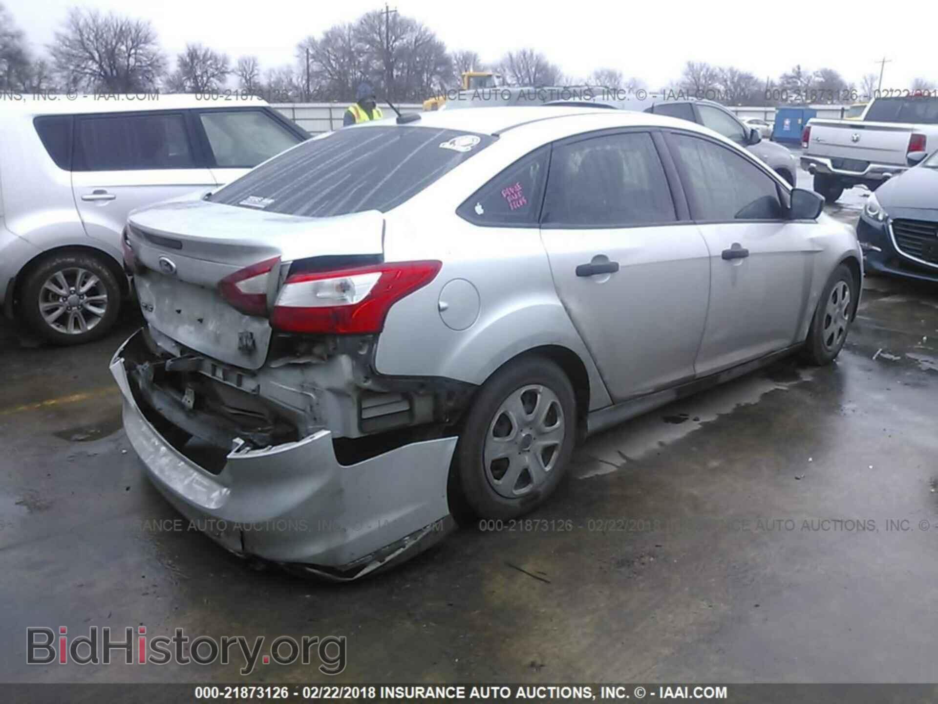 2012 Ford Focus - VIN: 1FAHP3E23CL347423 - Photo 4