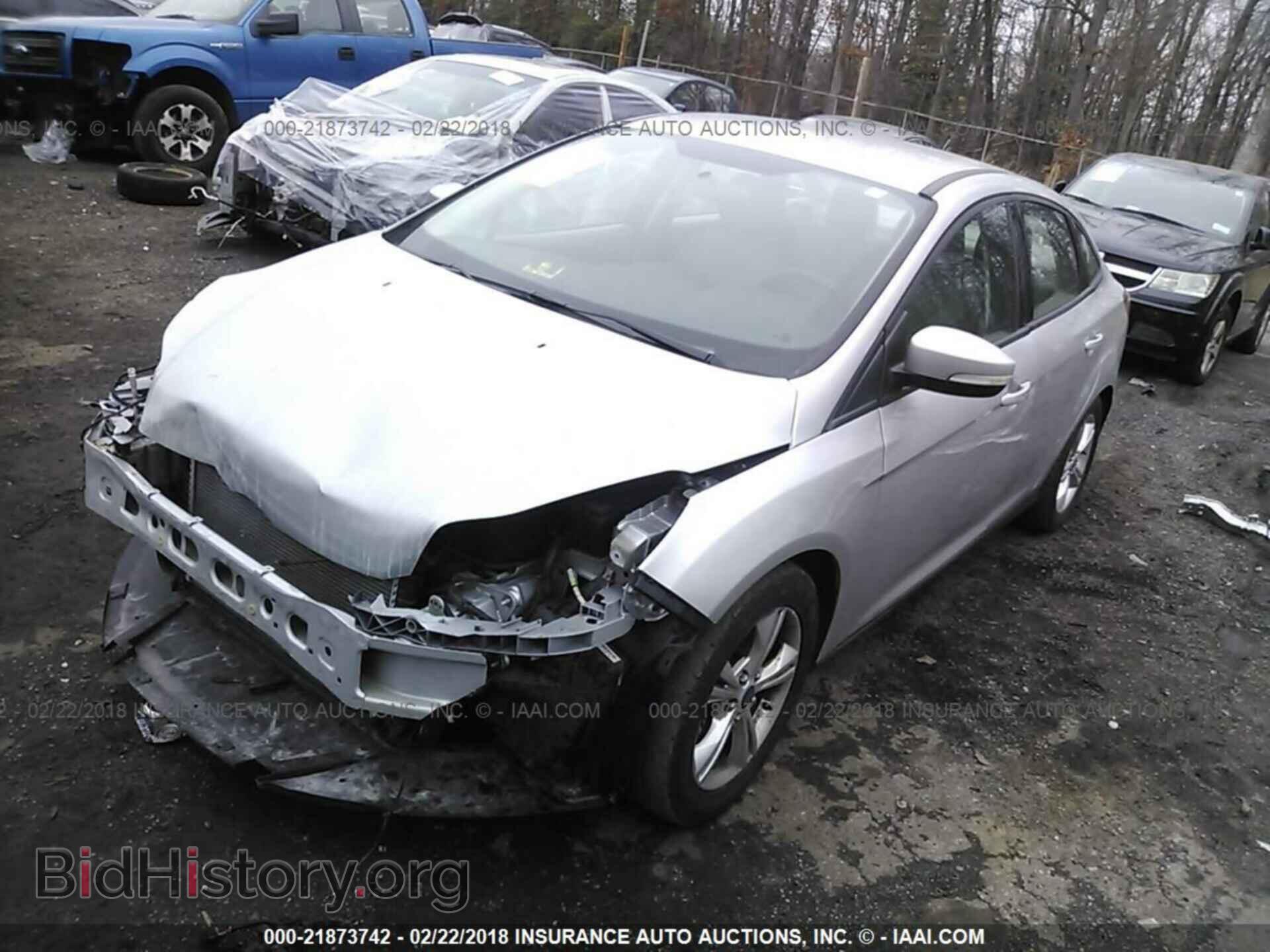 2014 Ford Focus - VIN: 1FADP3F28EL146990 - Фото 2