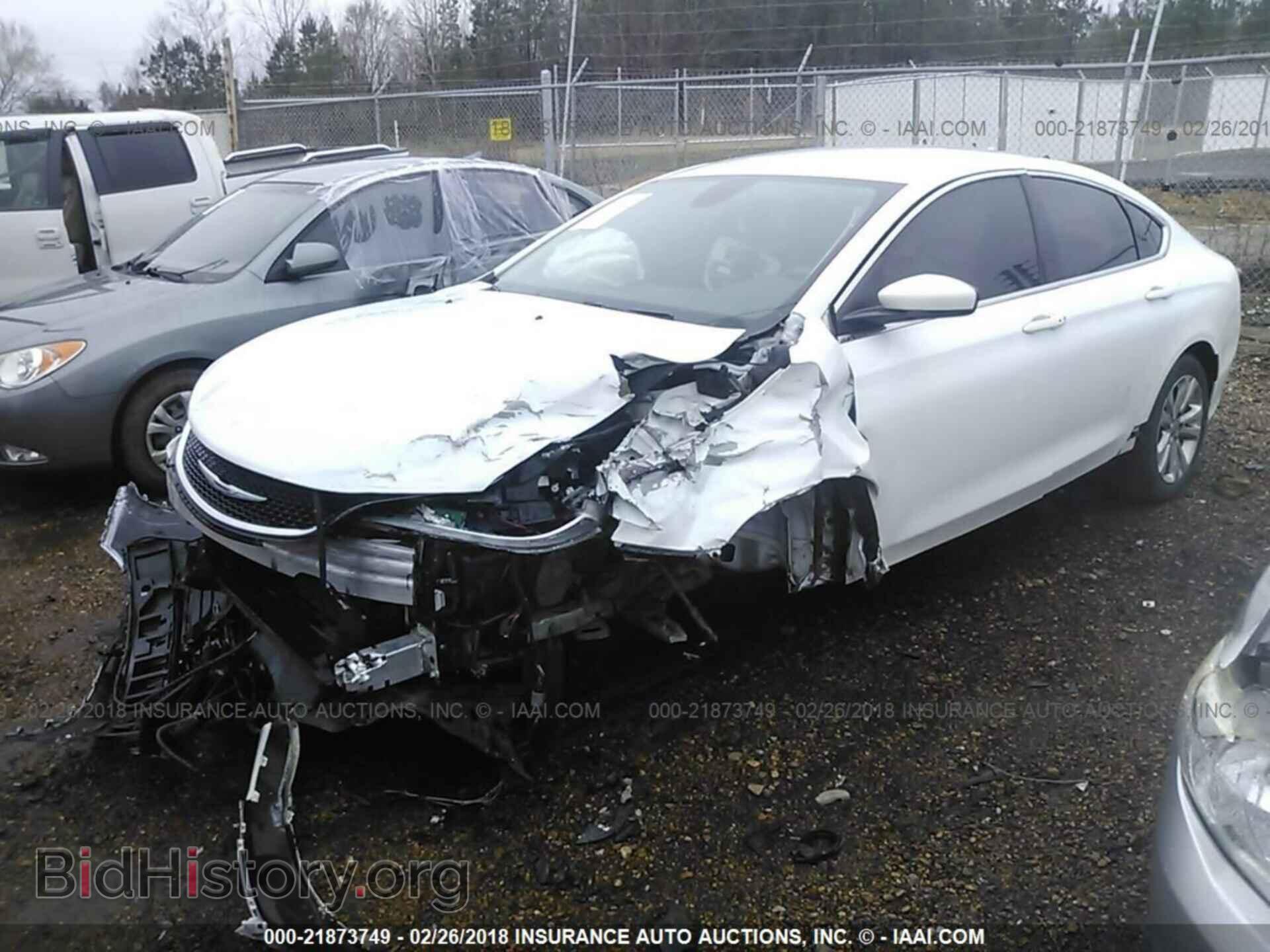 2015 Chrysler 200 - VIN: 1C3CCCAB8FN647333 - Photo 2