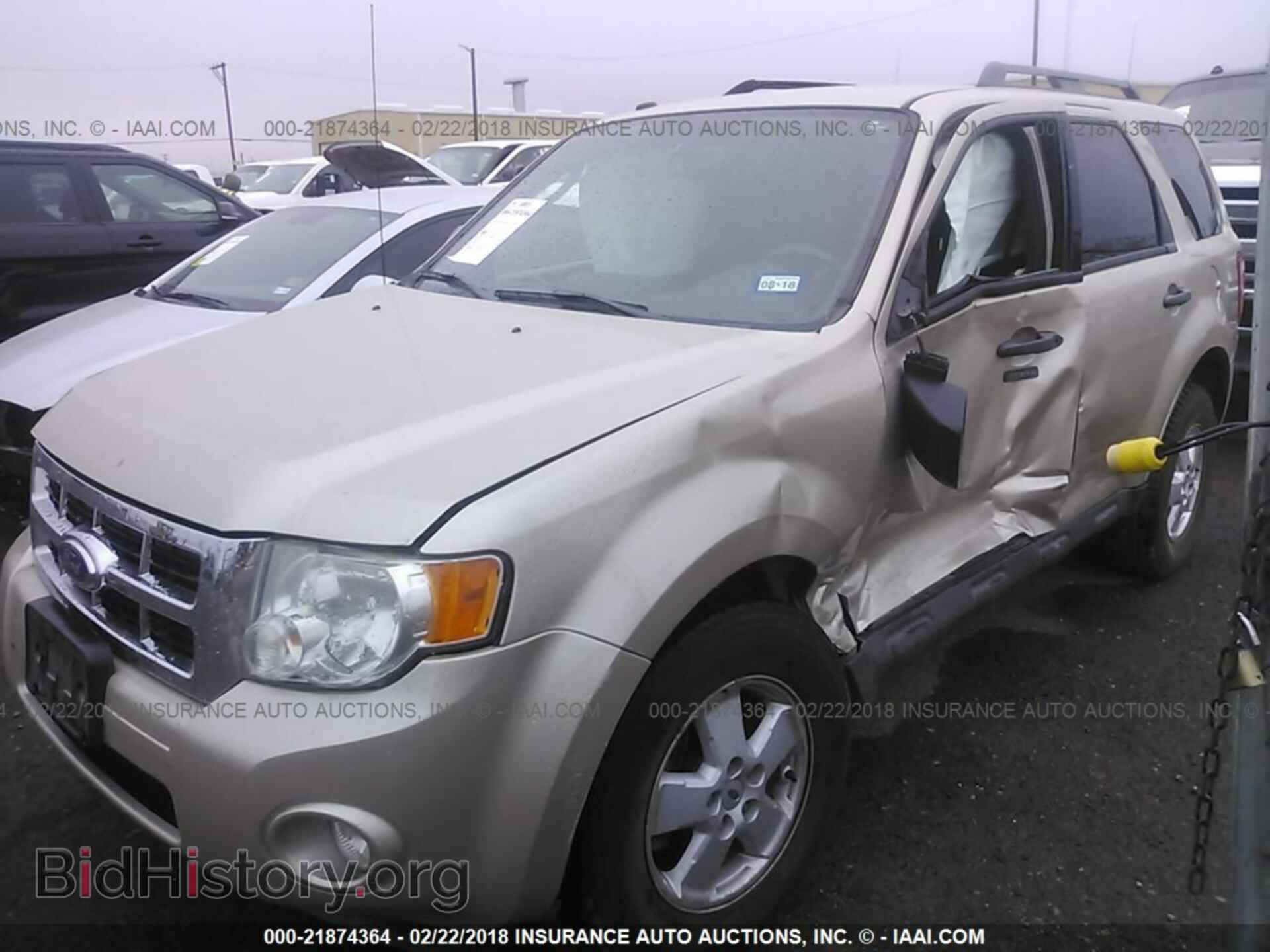 2011 Ford Escape - VIN: 1FMCU0D73BKB47375 - Photo 2