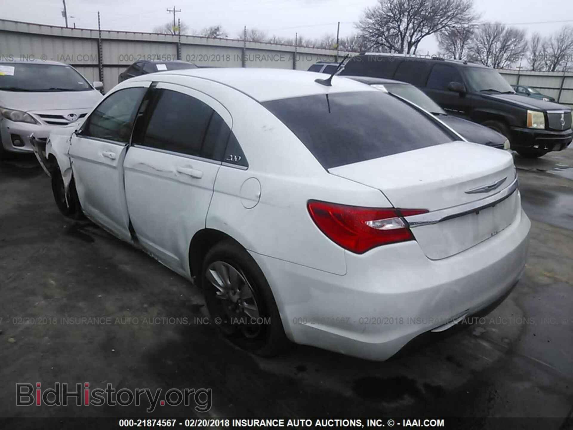 2014 Chrysler 200 - VIN: 1C3CCBAB1EN211996 - Фото 3