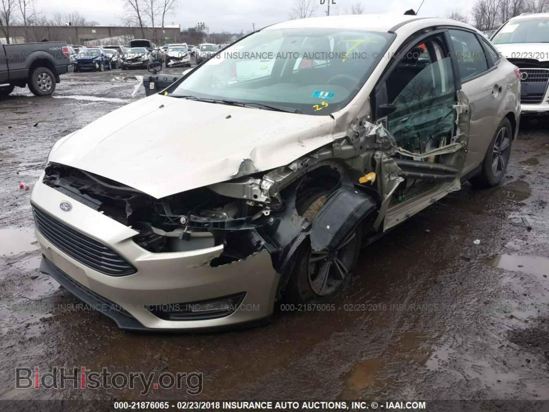 2017 Ford Focus - VIN: 1FADP3FE3HL313013 - Photo 2