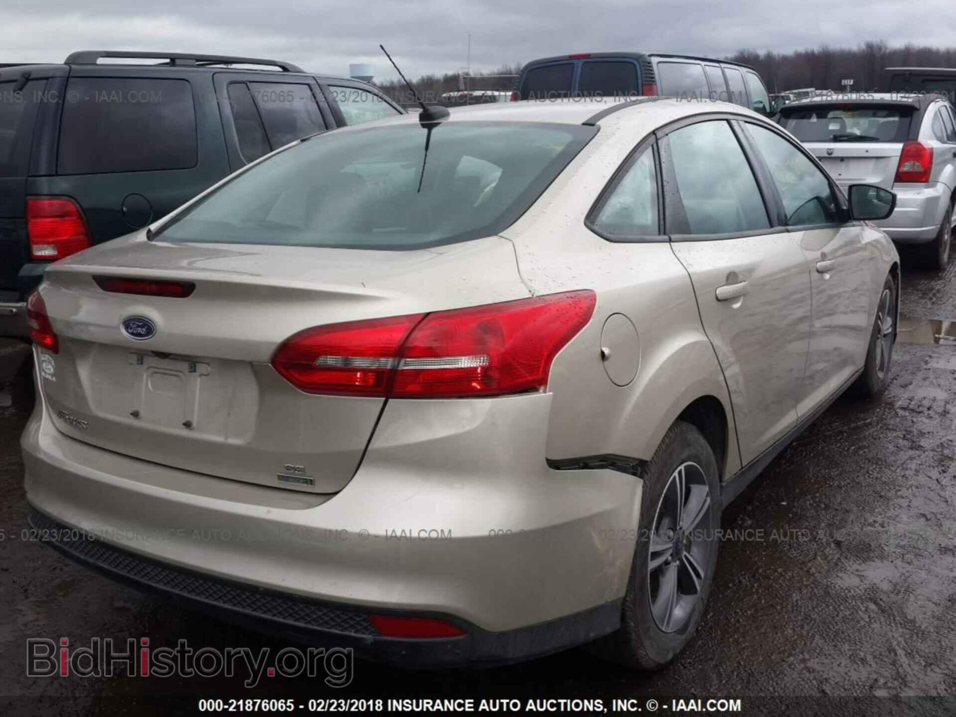 2017 Ford Focus - VIN: 1FADP3FE3HL313013 - Photo 4