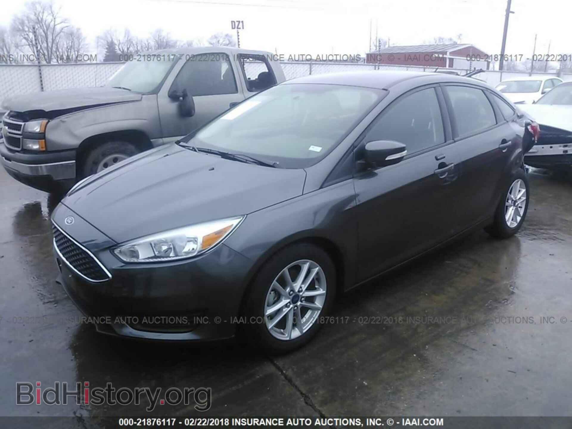 2016 Ford Focus - VIN: 1FADP3F22GL230046 - Фото 2
