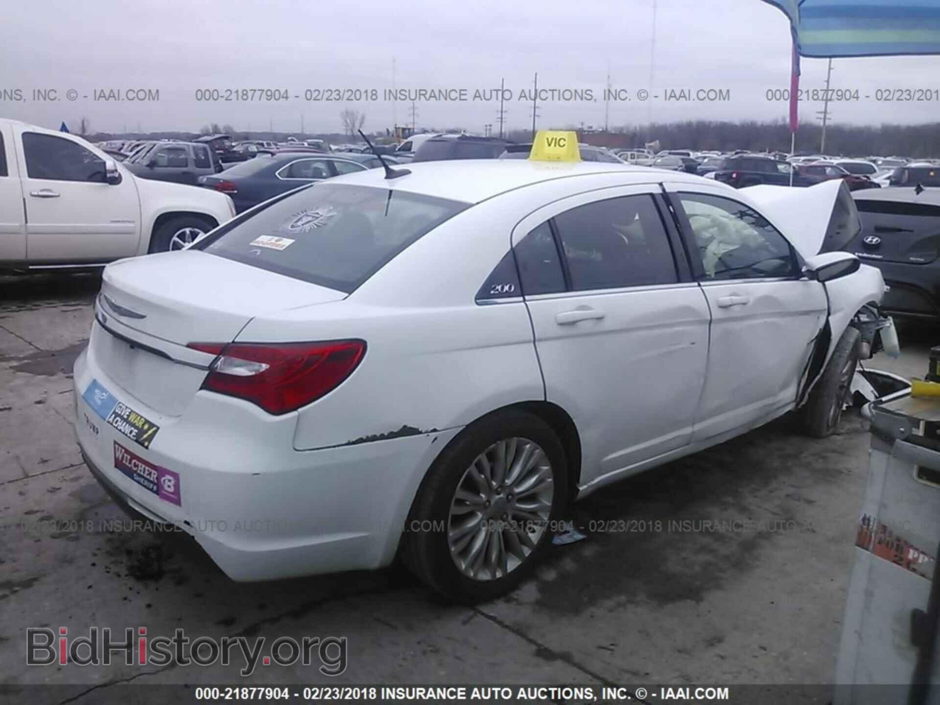 2013 Chrysler 200 - VIN: 1C3CCBAB2DN671005 - Photo 4