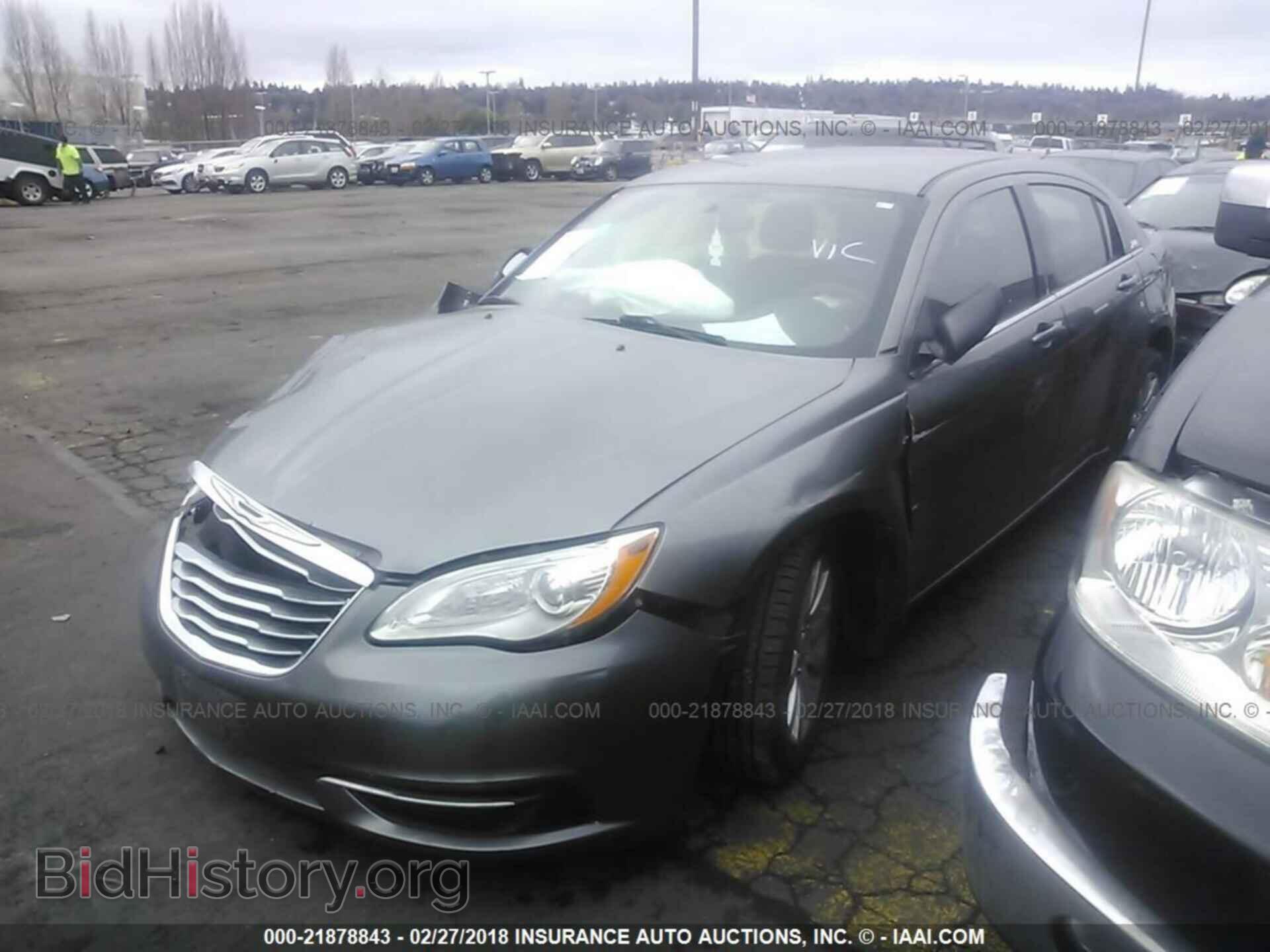 2013 Chrysler 200 - VIN: 1C3CCBBG4DN623886 - Photo 2