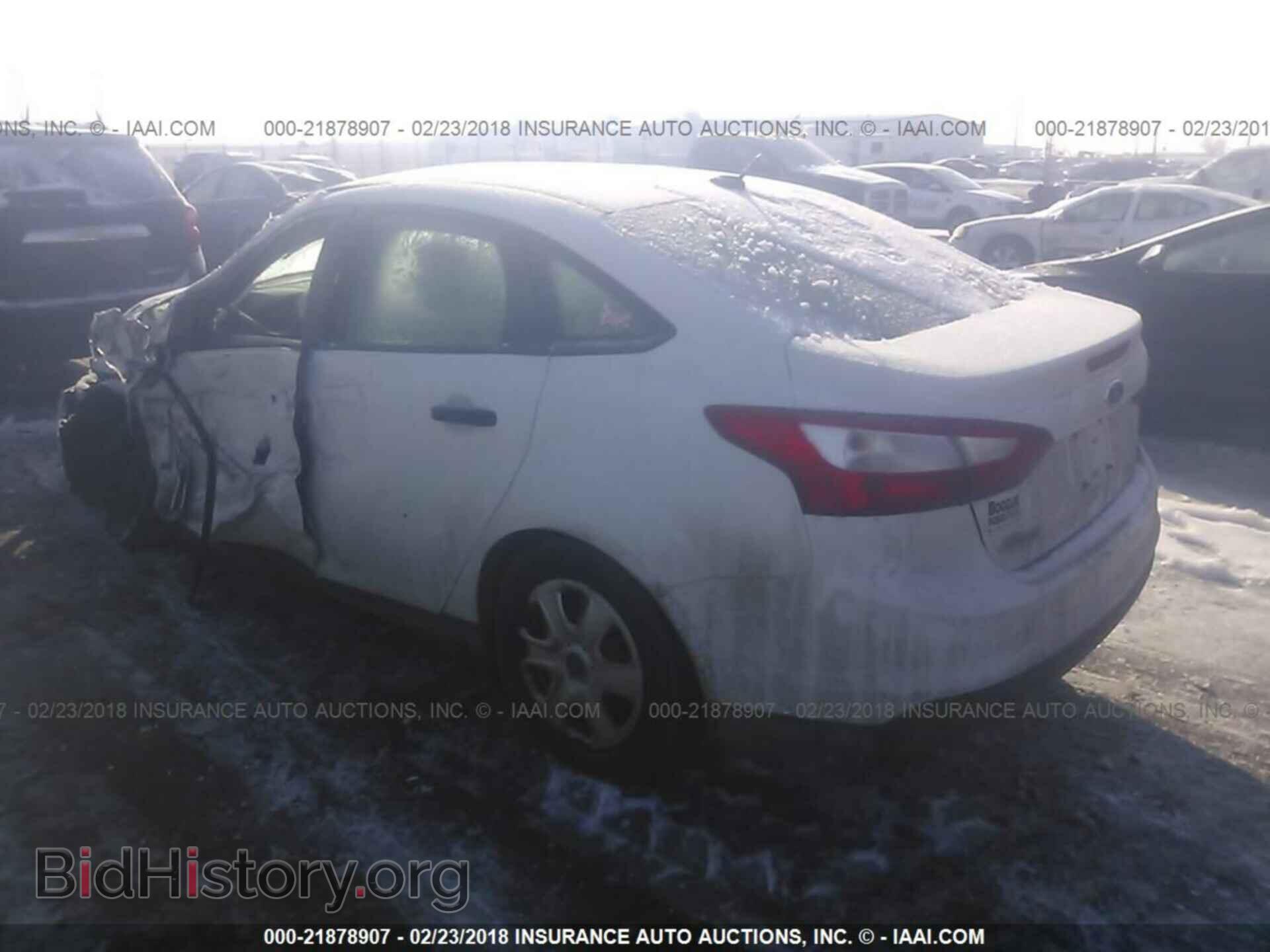 2013 Ford Focus - VIN: 1FADP3E25DL276645 - Photo 3