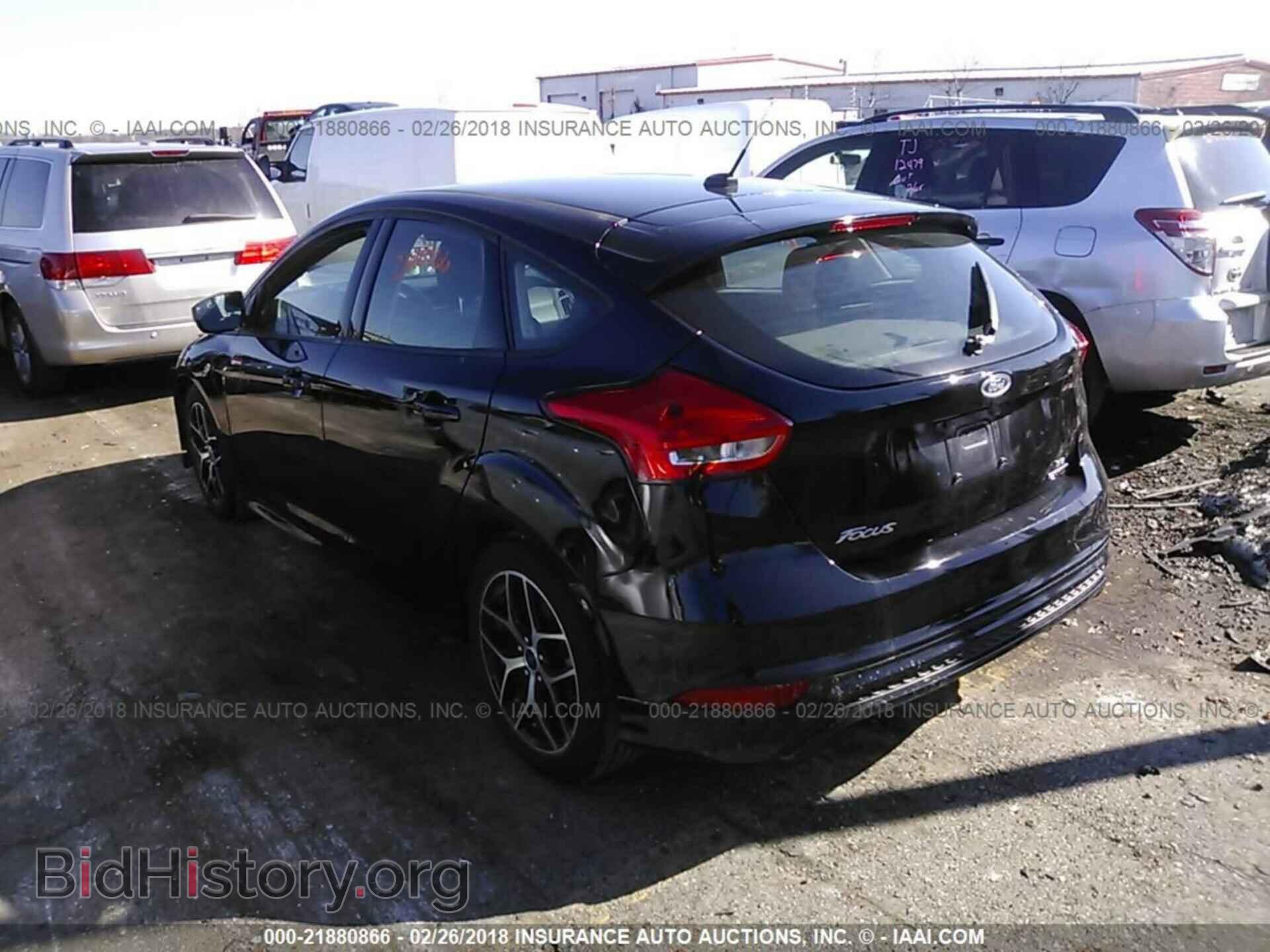 2016 Ford Focus - VIN: 1FADP3K25GL407324 - Photo 3