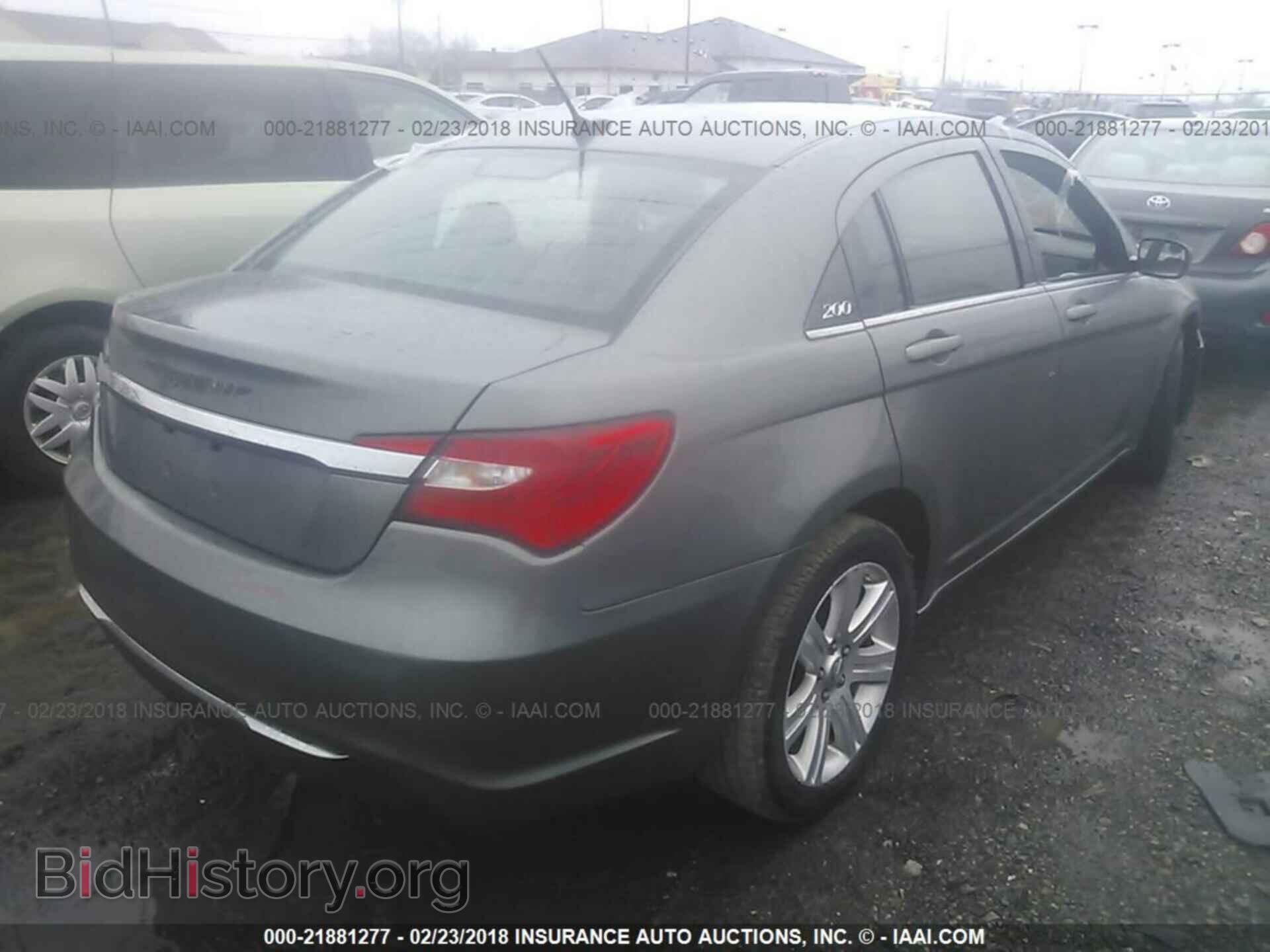 2013 Chrysler 200 - VIN: 1C3CCBAB3DN670431 - Photo 4