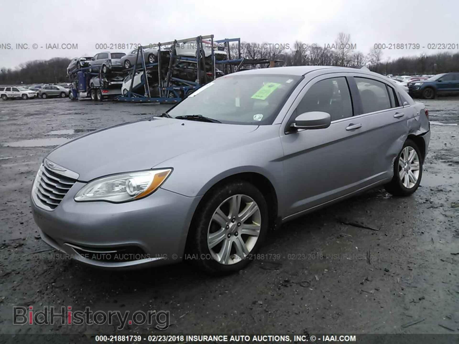 2013 Chrysler 200 - VIN: 1C3CCBBB4DN540169 - Фото 2